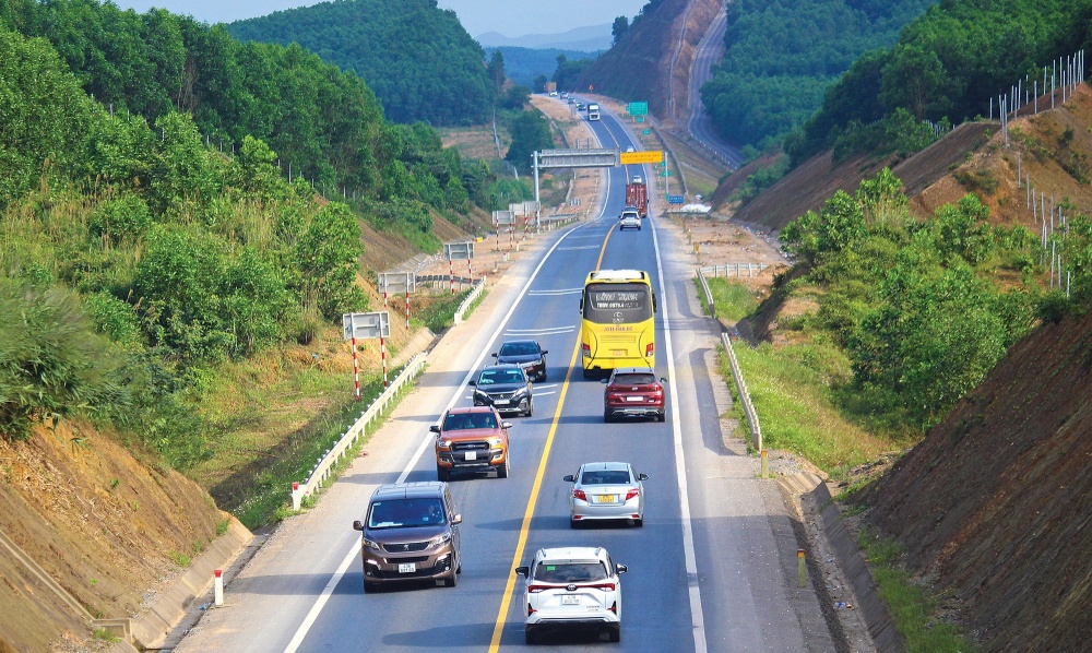 Mùa hè năm nay, các tour/tuyến TP.HCM đi các tỉnh bằng đường bộ hút khách du lịch. Ảnh minh họa.