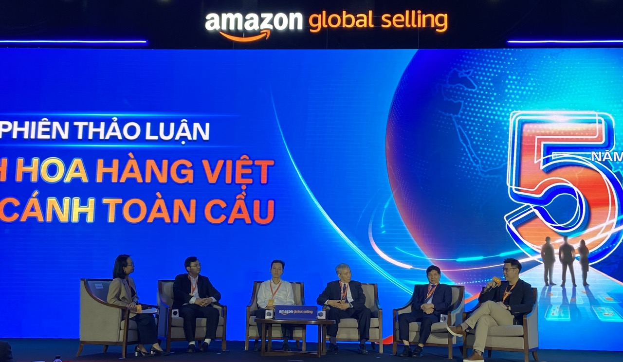 Các diễn giả tham gia toạ đàm.