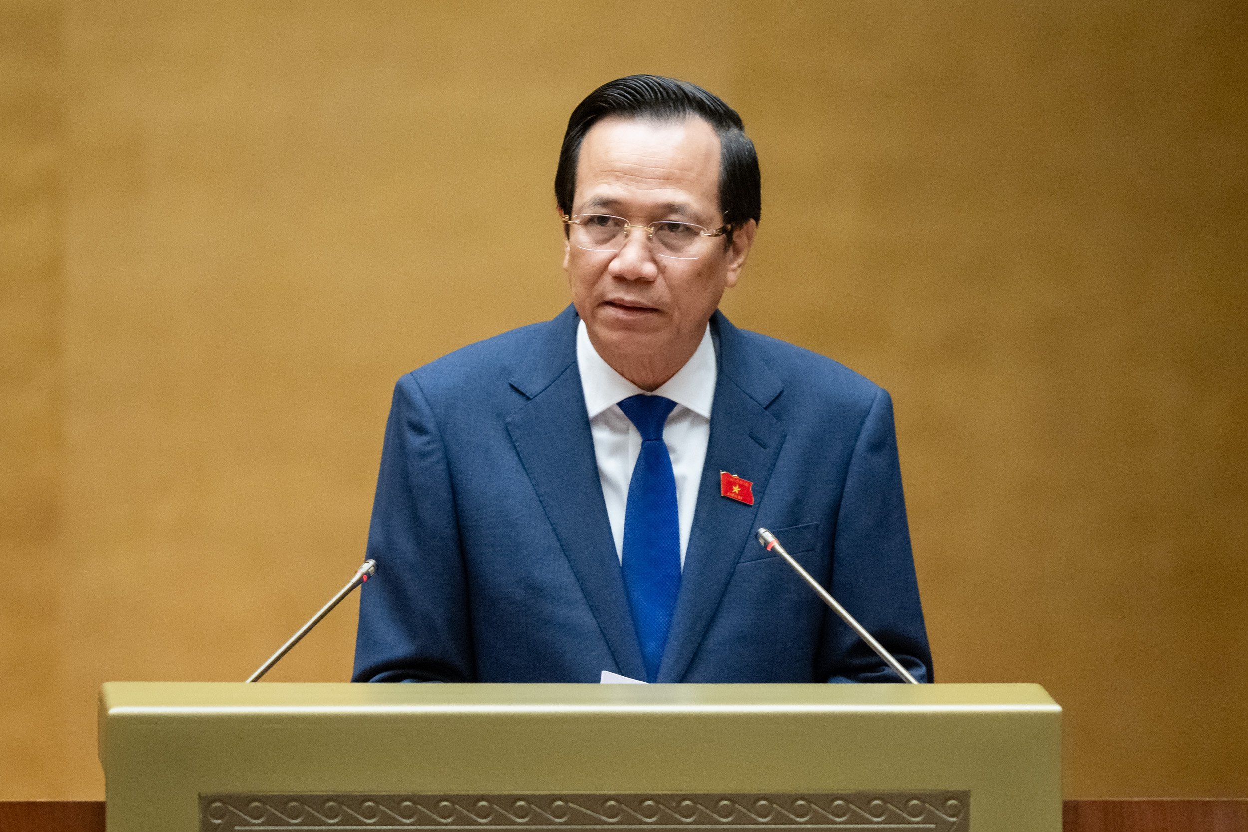 Bộ trưởng Bộ Lao động – Thương binh và Xã hội Đào Ngọc Dung báo cáo việc thực hiện các mục tiêu quốc gia về bình đẳng giới. Ảnh: Quochoi.vn.