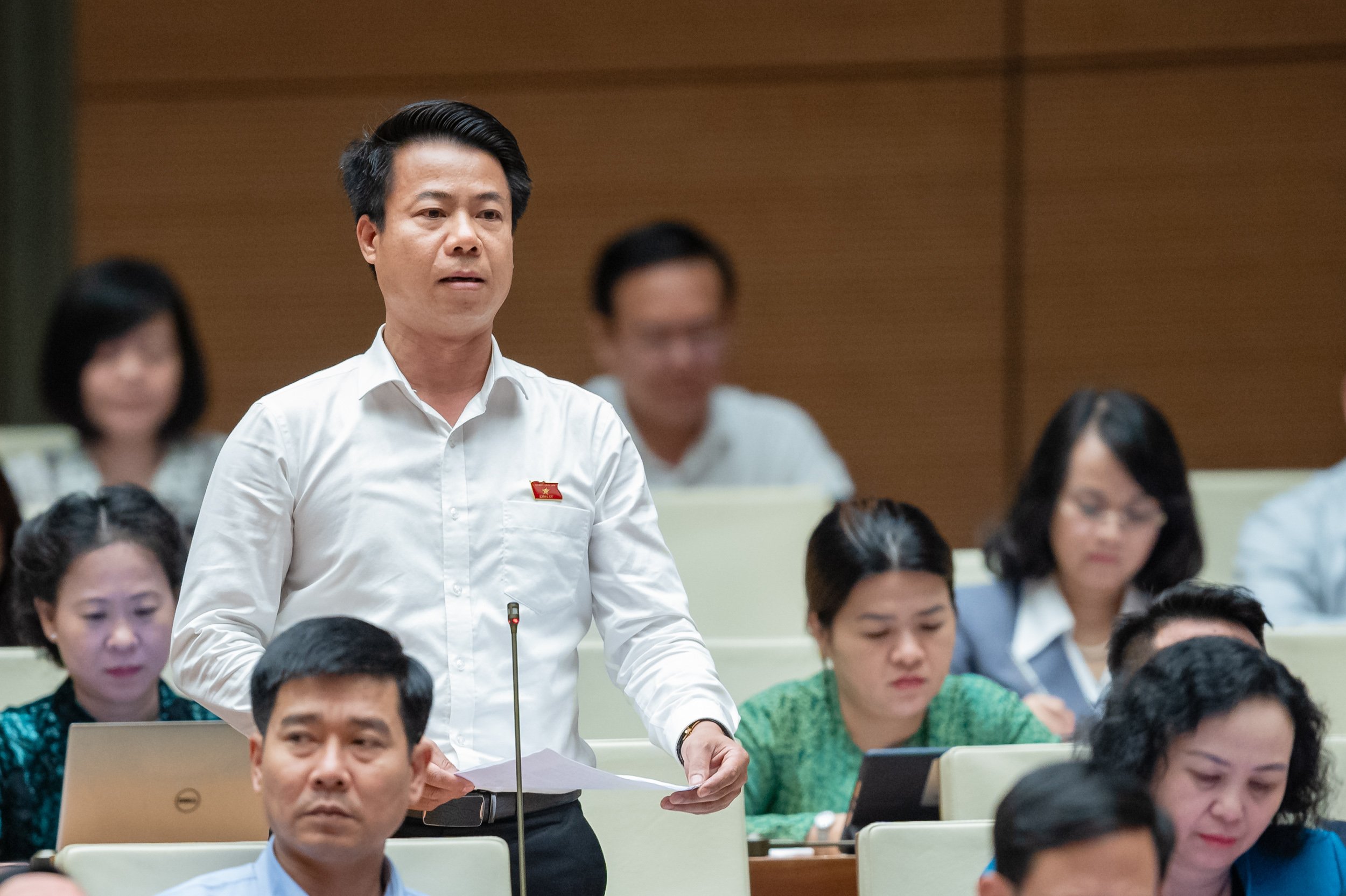 Đại biểu Ho&agrave;ng Quốc Kh&aacute;nh, đo&agrave;n Lai Ch&acirc;u: 