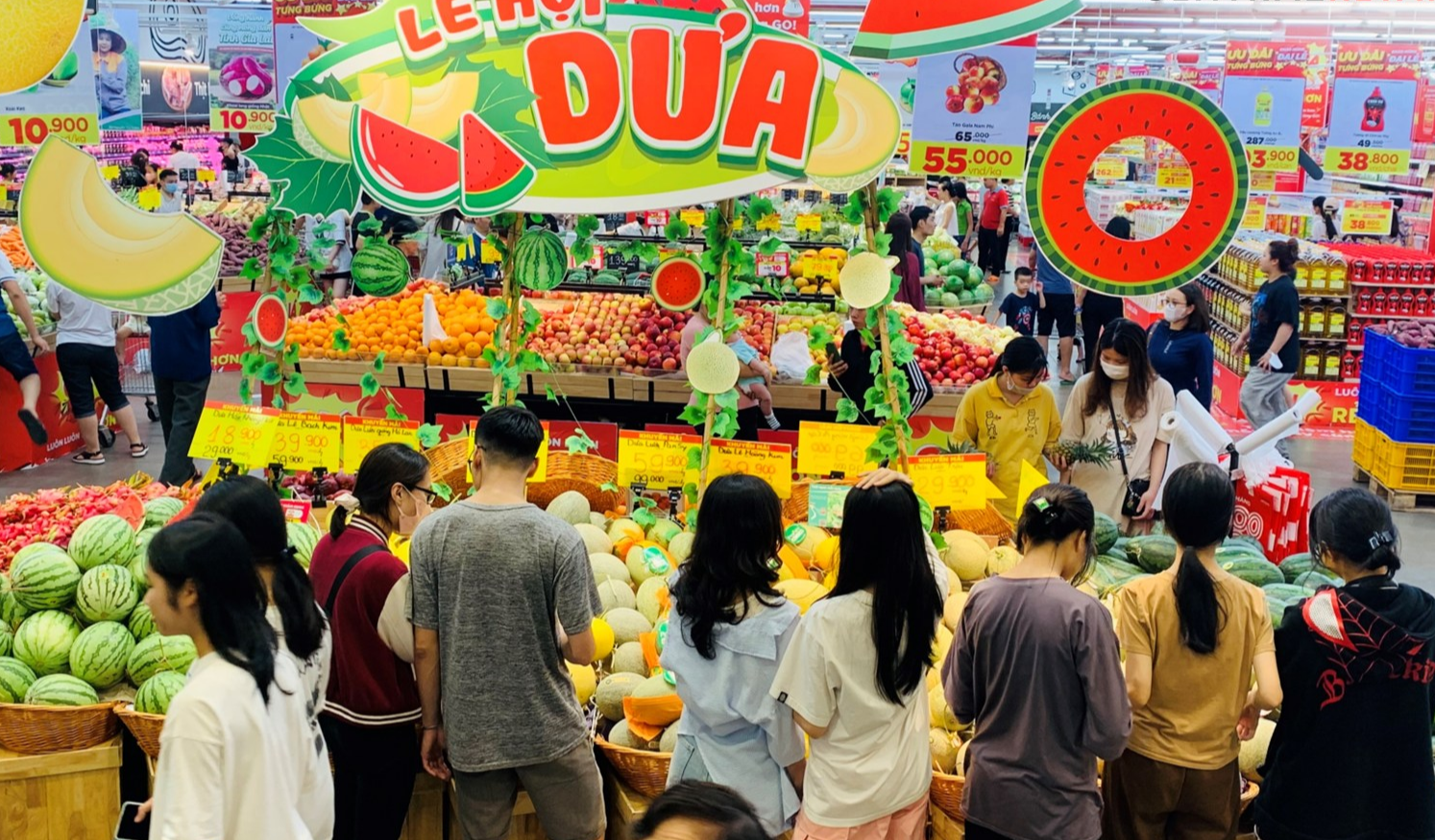 Các chương trình khuyến mãi diễn ra hiện nay đang nhận được nhiều quan tâm của người dân trong bối cảnh thắt chặt chi tiêu.
