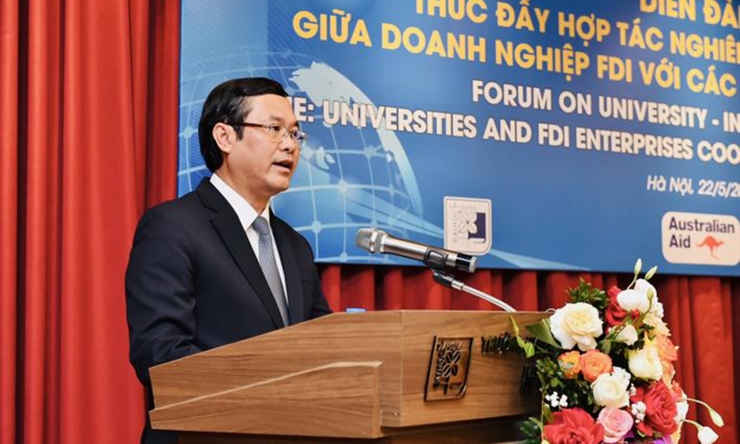 Thứ trưởng Nguyễn Văn Phúc phát biểu khai mạc diễn đàn. Ảnh: MOET.