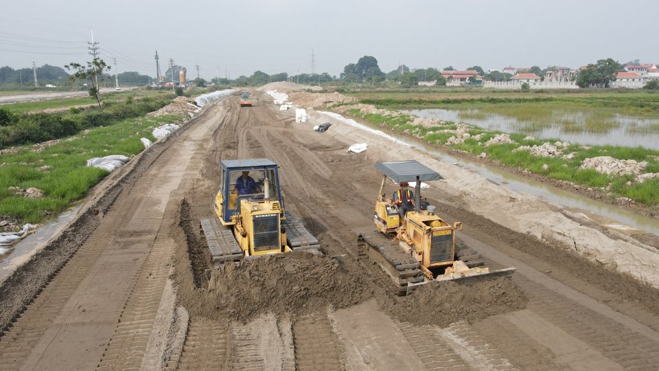 Do gặp khó lựa chọn nhà đầu tư nên tiến độ vận hành cao tốc dễ "hụt hơi" với hệ thống đường song hành dự kiến hoàn thành năm 2025.