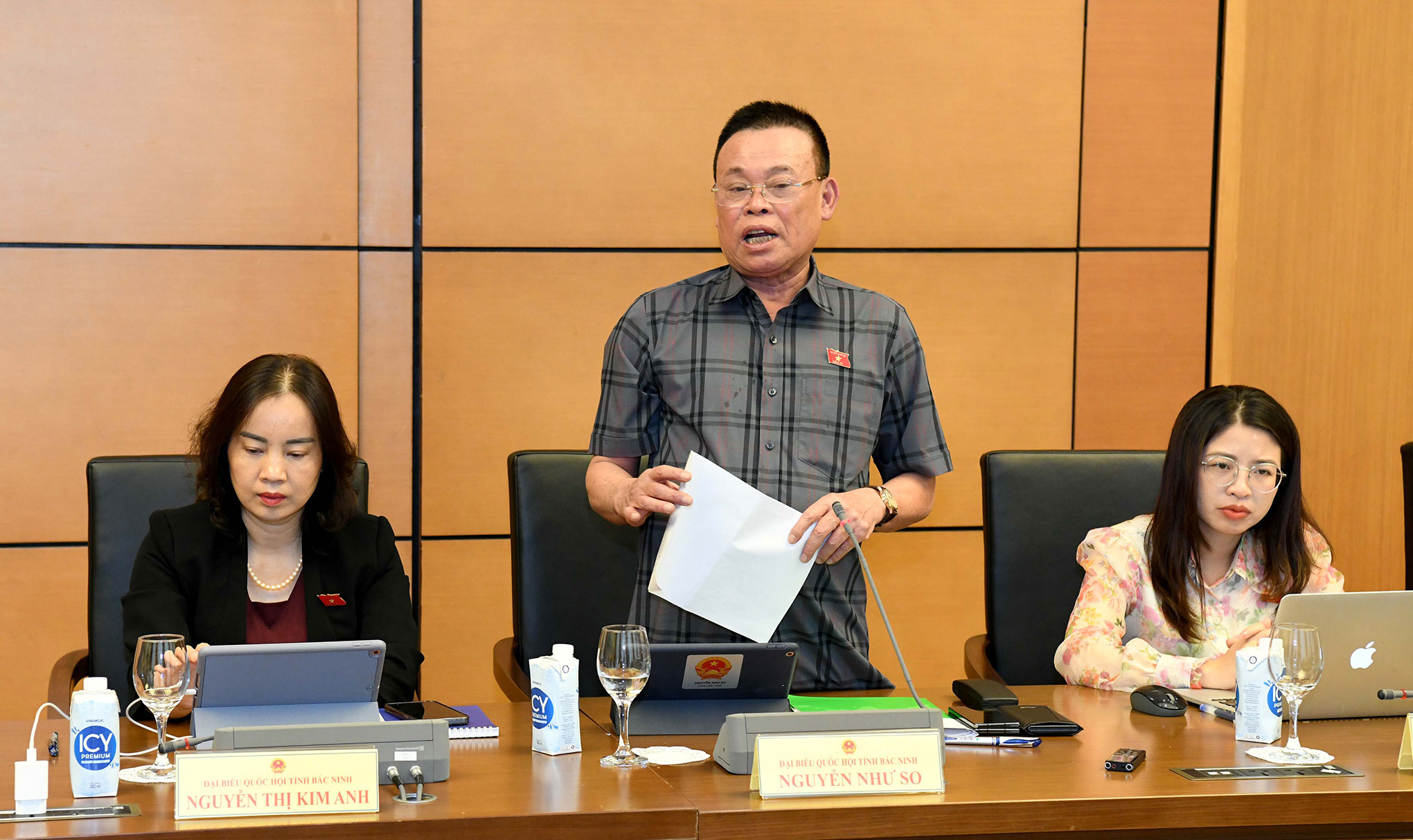 Đại biểu Nguyễn Như So, Đo&agrave;n đại biểu Quốc hội tỉnh Bắc Ninh, ph&aacute;t biểu tại tổ - Ảnh: Quochoi.vn.