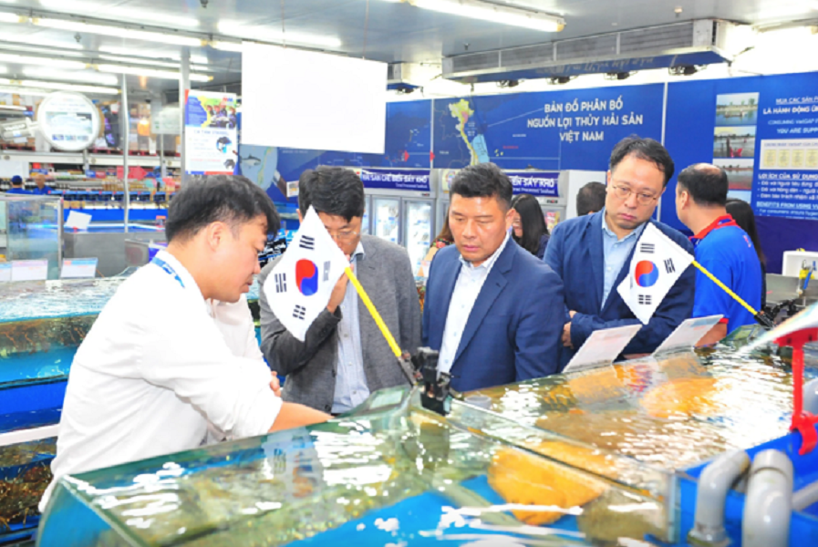 Hải sản đông lạnh của Hàn Quốc phân phối thẳng qua hệ thống siêu thị lớn tại Việt Nam. Ảnh: PA.