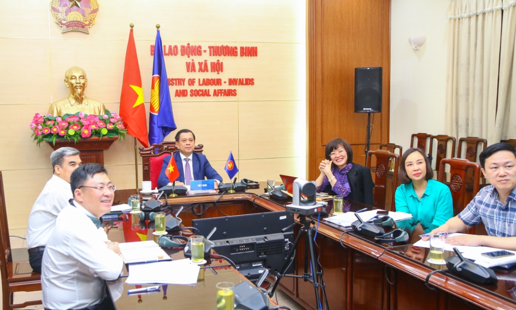 Đoàn Việt Nam dự Hội nghị Bộ trưởng lần thứ 4 về Hợp tác lao động giữa các nước Campuchia, Lào, Myanmar, Thái Lan và Việt Nam (CLMTV) tại điểm cầu Hà Nội. Ảnh: MOLISA.