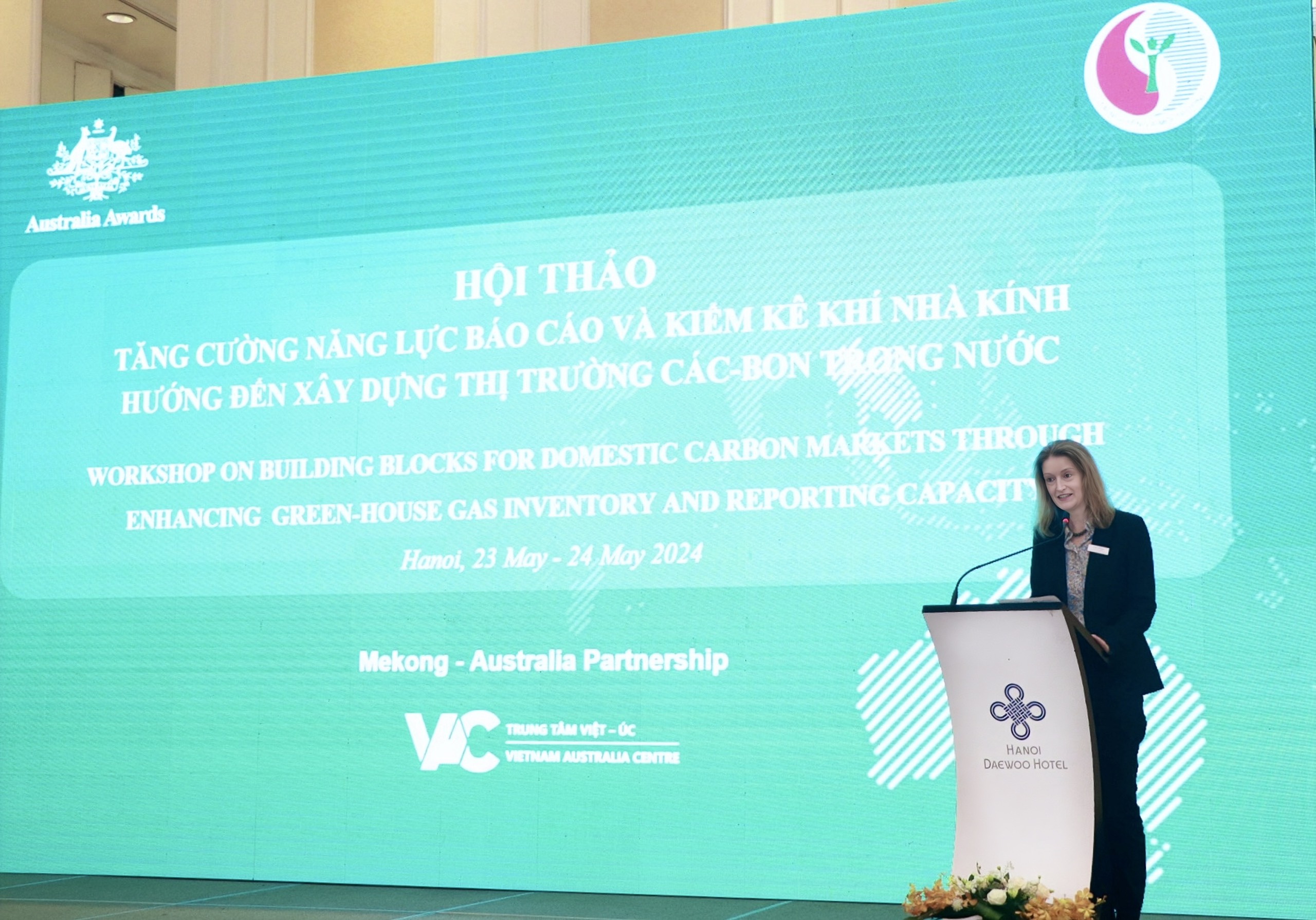 Bà Cecilia Brennan, Tham tán Kinh tế, Đại sứ quán Australia tại Việt Nam.