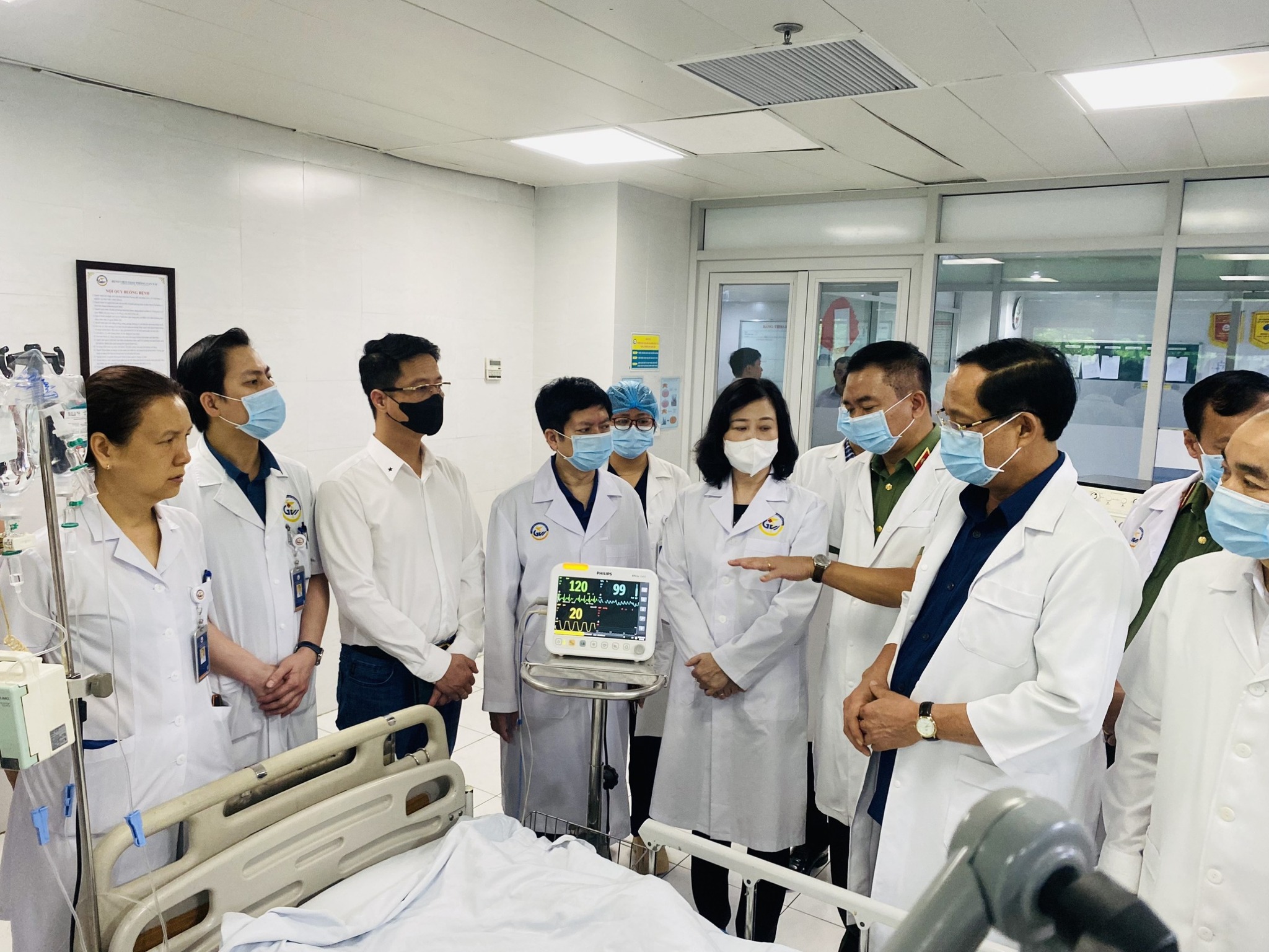Bộ Y tế yêu cầu các bệnh viện tập trung cứu chữa, điều trị cho các nạn nhân. Ảnh: Tuấn Dũng.