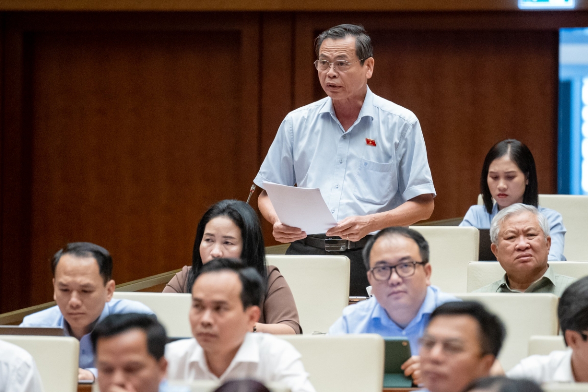 Đại biểu Trần Hữu Hậu, đo&agrave;n T&acirc;y Ninh: Cử tri đặc biệt quan t&acirc;m về quản l&yacute;, kinh doanh v&agrave;ng.