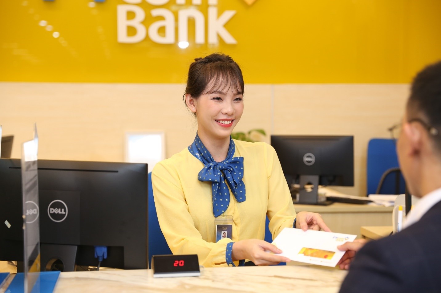 PVcomBank triển khai nhiều chính sách ưu đãi hỗ trợ khách hàng doanh nghiệp.