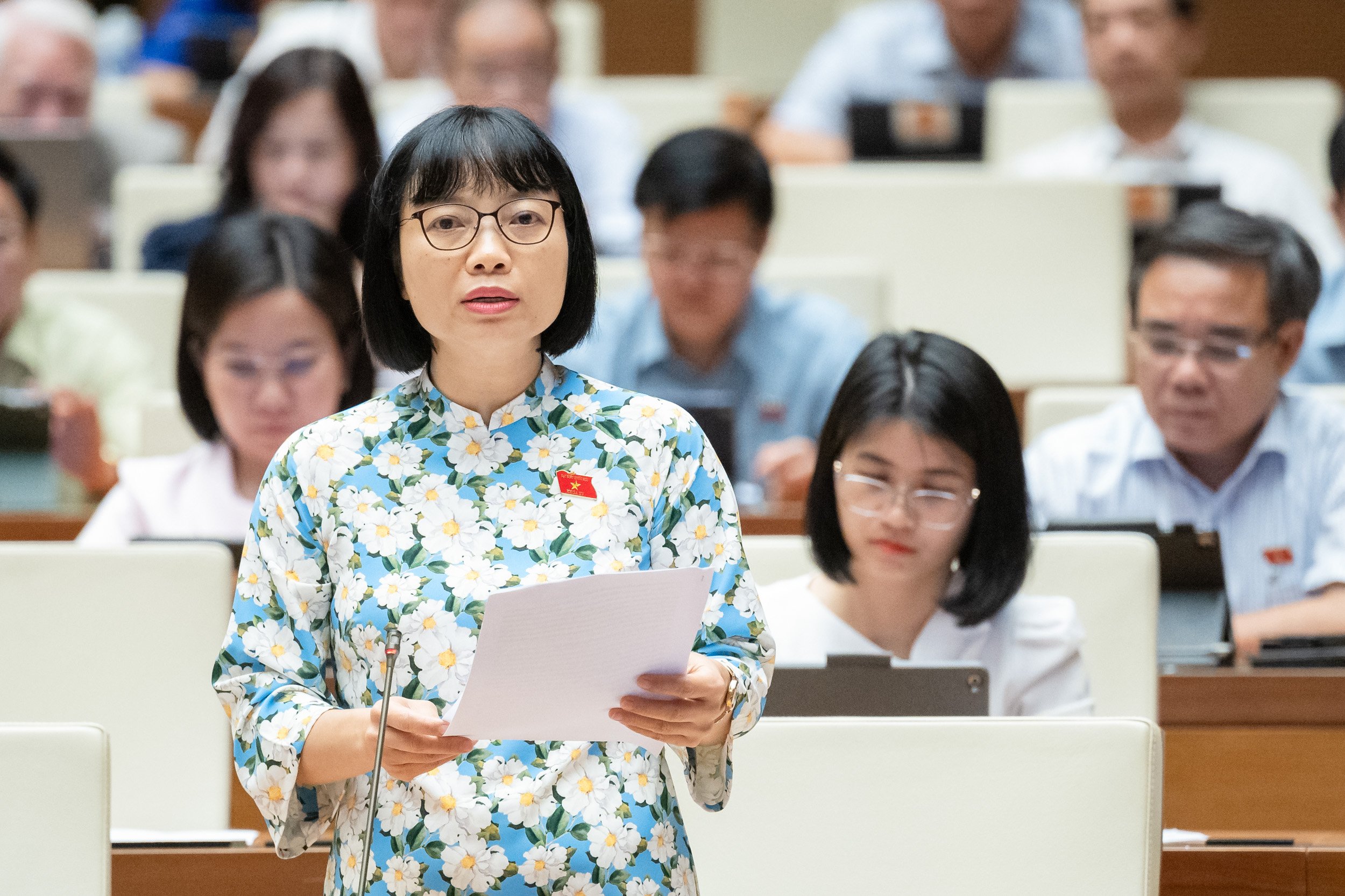 Đại biểu Nguyễn Thị Việt Nga, đoàn Hải Dương: Cân nhắc thêm quy định về điều kiện hưởng bảo hiểm một lần.