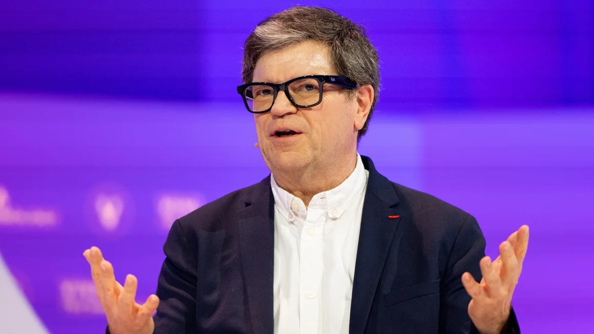 Ông Yann LeCun, nhà khoa học AI trưởng tại Meta, phát biểu tại hội nghị Viva Technology ở Paris vào ngày 22/5 vừa qua. Ảnh: Bloomberg