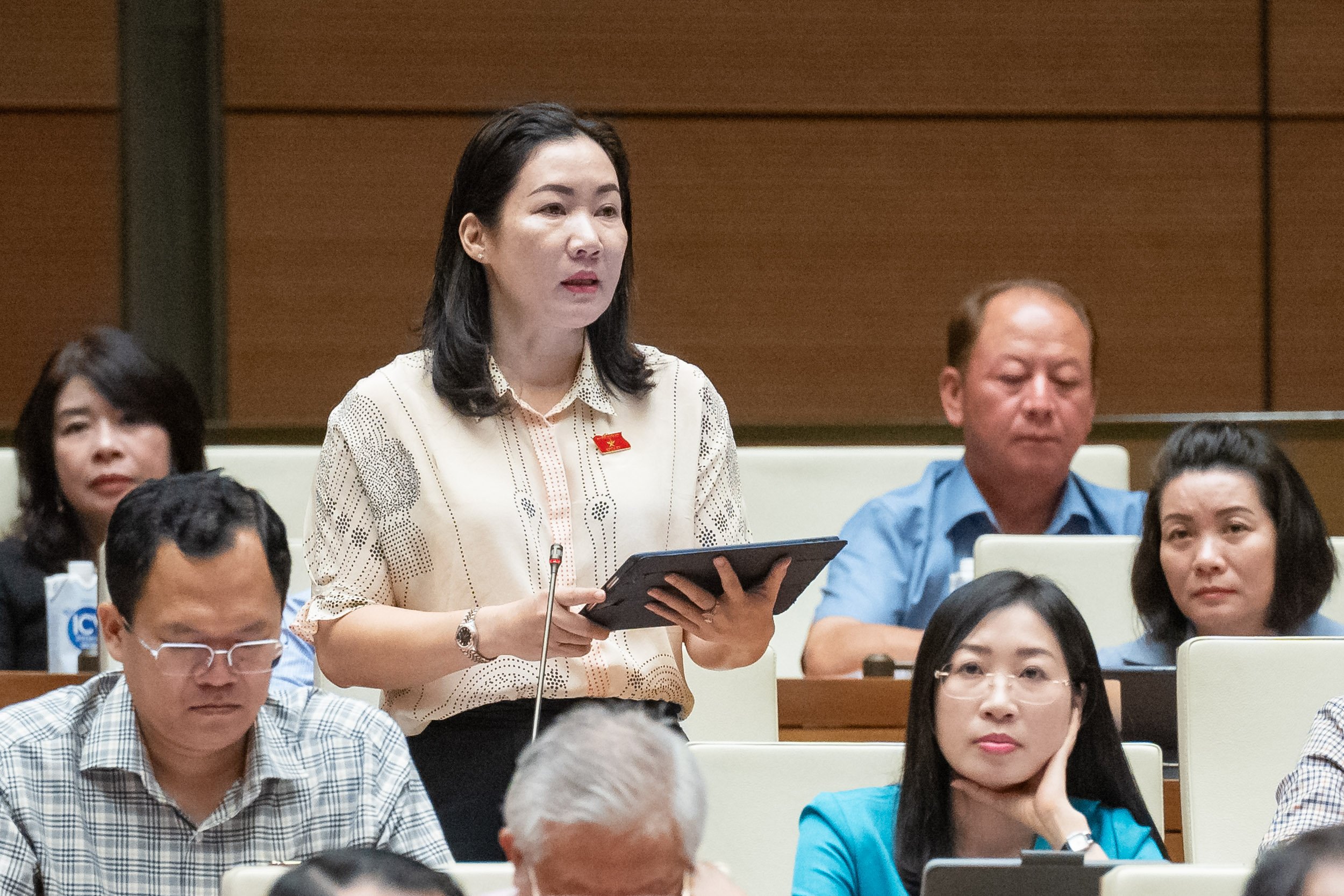 Đại biểu Trần Thị Thu Phước, đo&agrave;n Đại biểu Quốc hội tỉnh Kon Tum. Ảnh: Quochoi.vn.