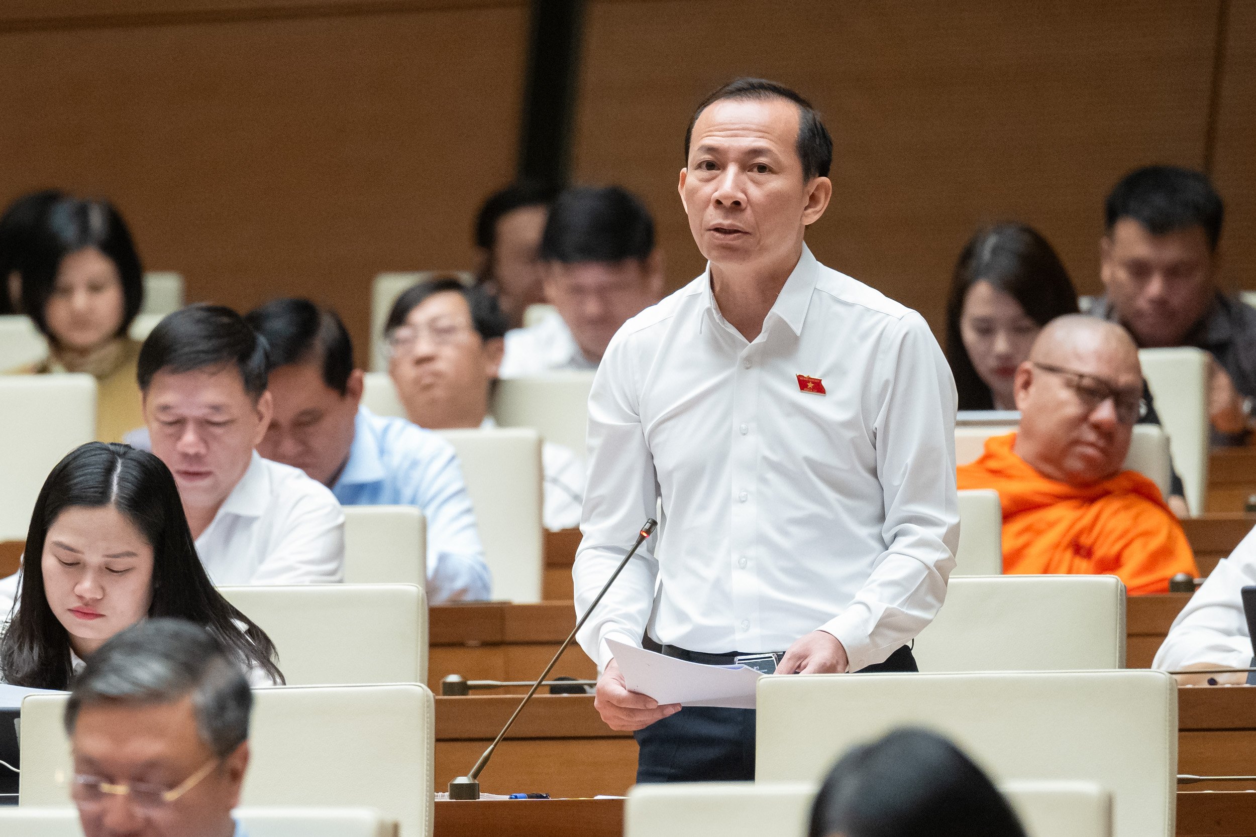 Đại biểu V&otilde; Mạnh Sơn, đo&agrave;n đại biểu Quốc hội tỉnh Thanh H&oacute;a. Ảnh: Quochoi.vn.