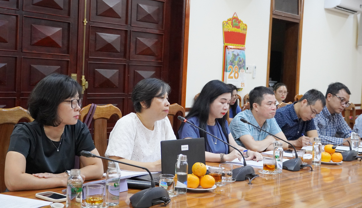 Các đại biểu tại buổi làm việc