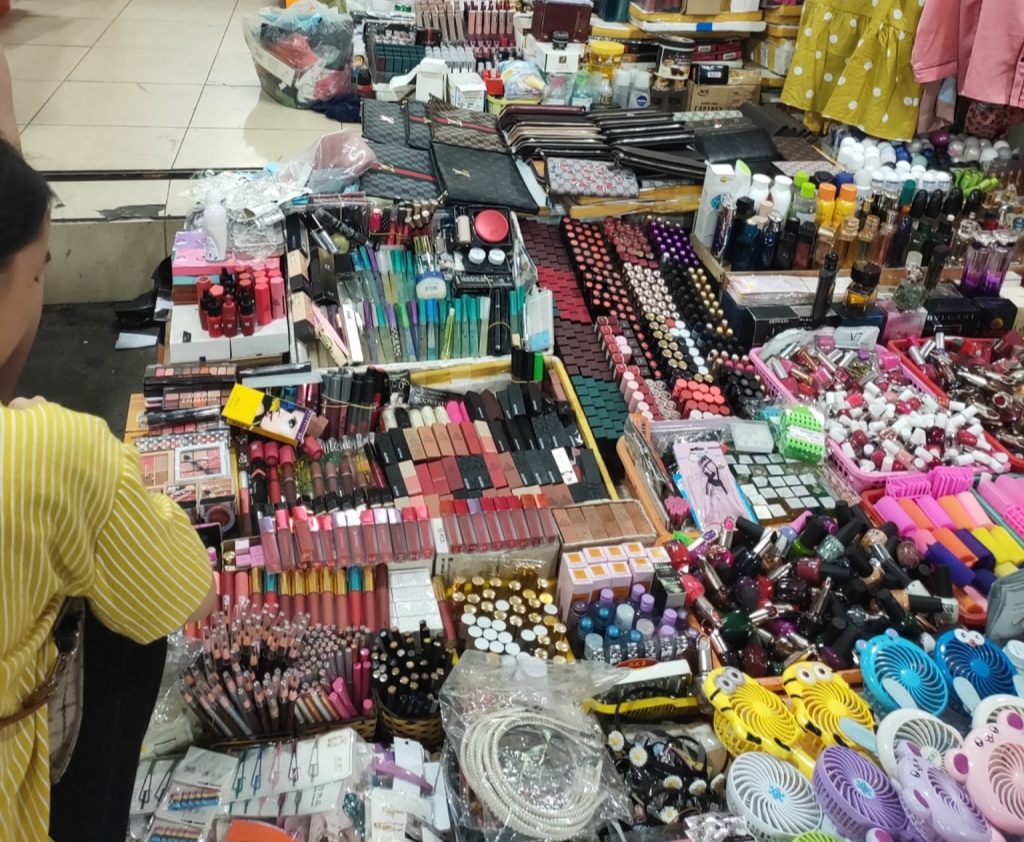 Trong bối cảnh ng&agrave;y c&agrave;ng mở rộng của thị trường mỹ phẩm, việc siết chặt quản l&yacute; l&agrave; điều cần thiết để đảm bảo an to&agrave;n v&agrave; chất lượng cho người ti&ecirc;u d&ugrave;ng.