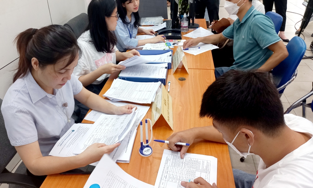 Lao động tìm việc làm tại Hà Nội. Ảnh: N.Dương.