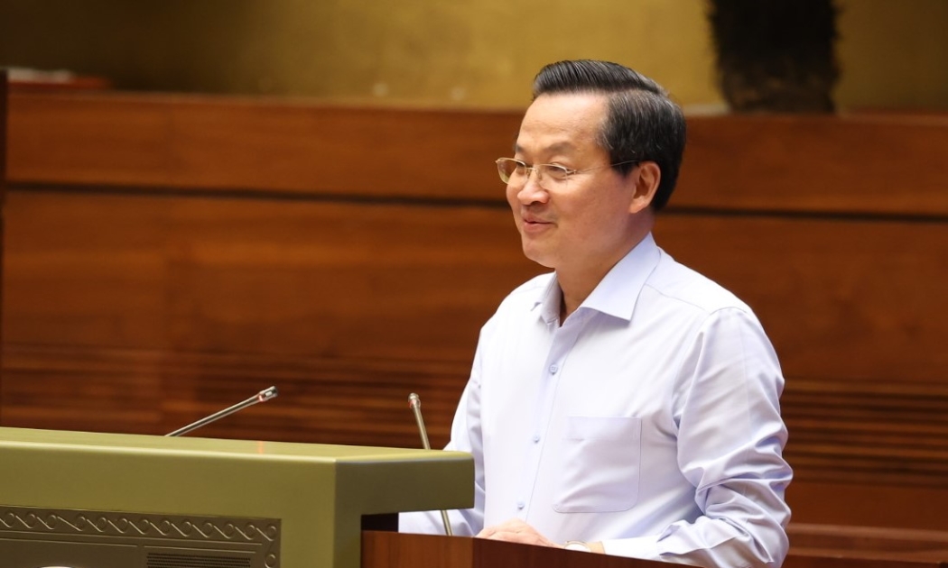 Phó Thủ tướng Lê Minh Khái phát biểu giải trình cuối phiên thảo luận chiều ngày 29/5 - Ảnh: Quochoi.vn