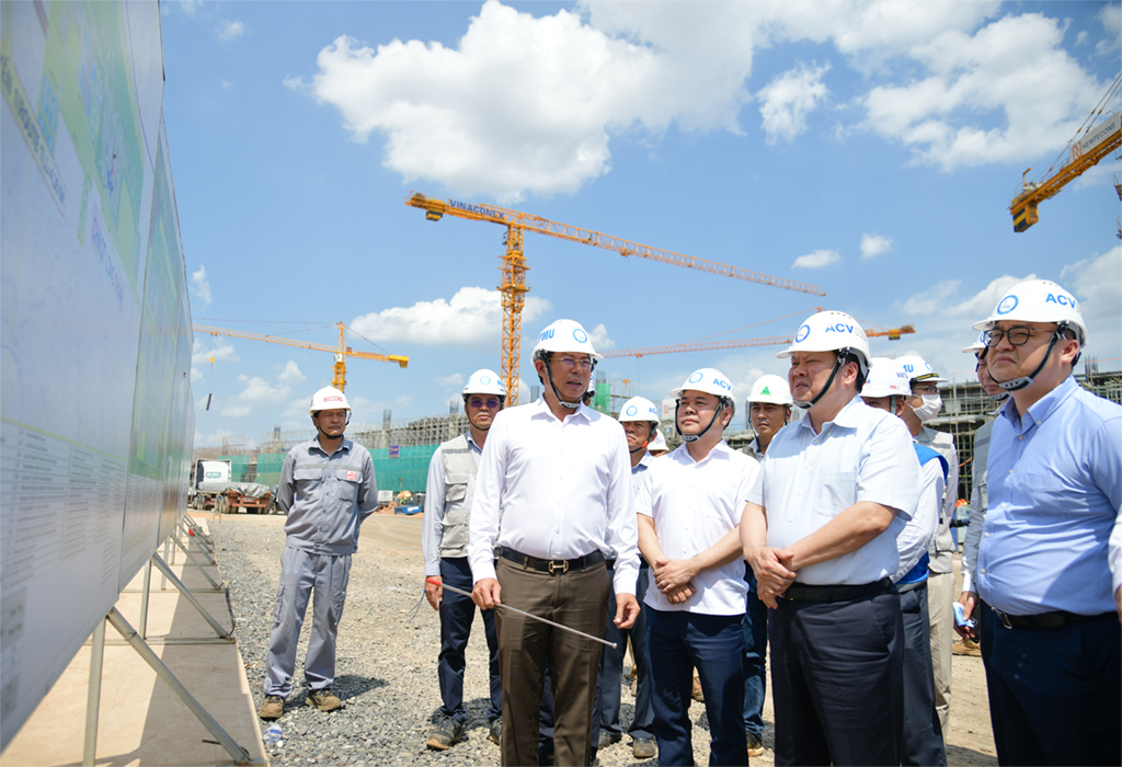 Đoàn công tác của Ủy ban kiểm tra tiến độ dự án Cảng hàng không quốc tế Long Thành vào tháng 5/2024.