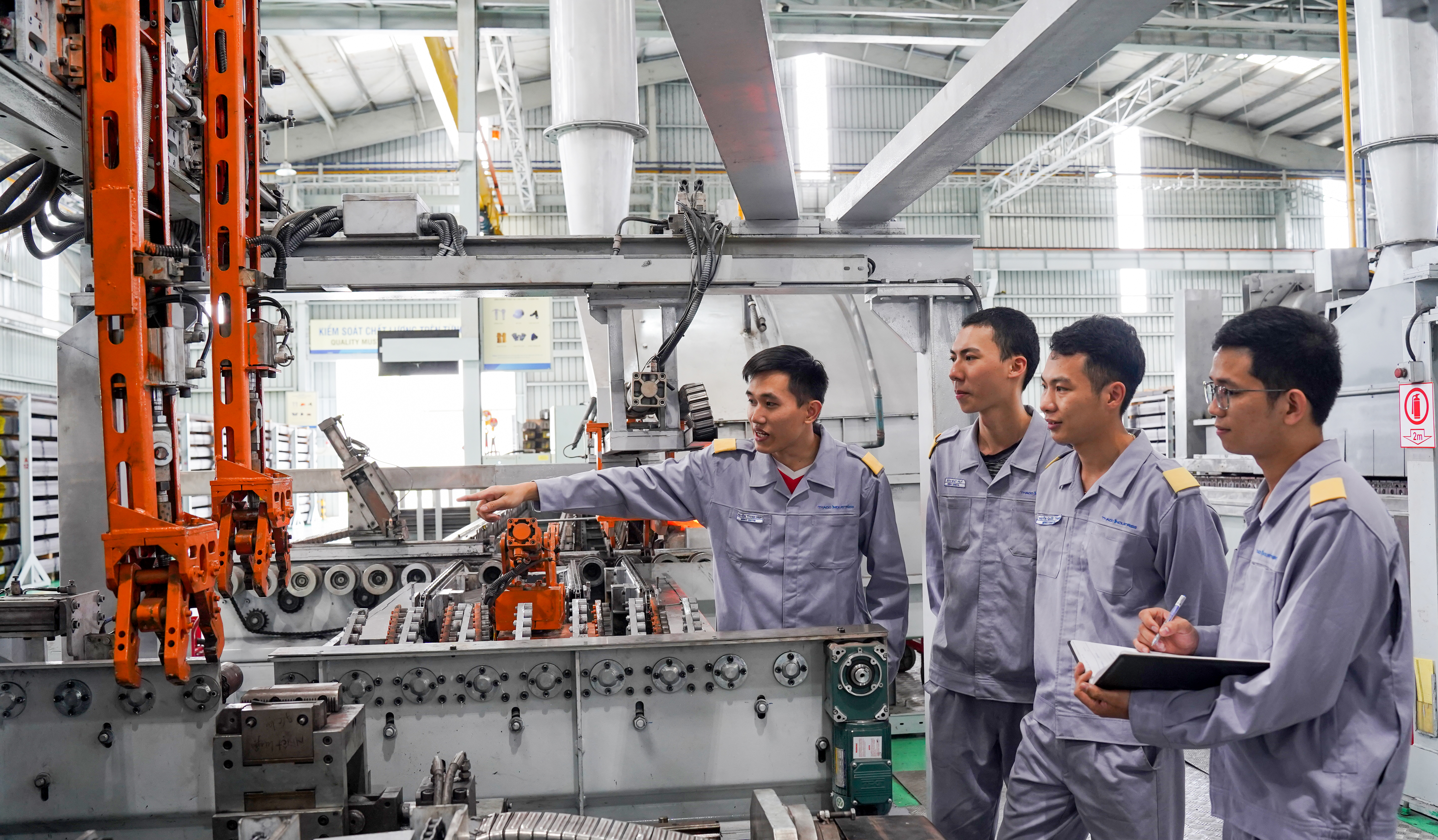 THACO INDUSTRIES tập trung tuyển dụng số lượng lớn kỹ sư cho Trung tâm R&D mới, hướng đến cải tiến hơn nữa công nghệ và năng lực sản xuất.