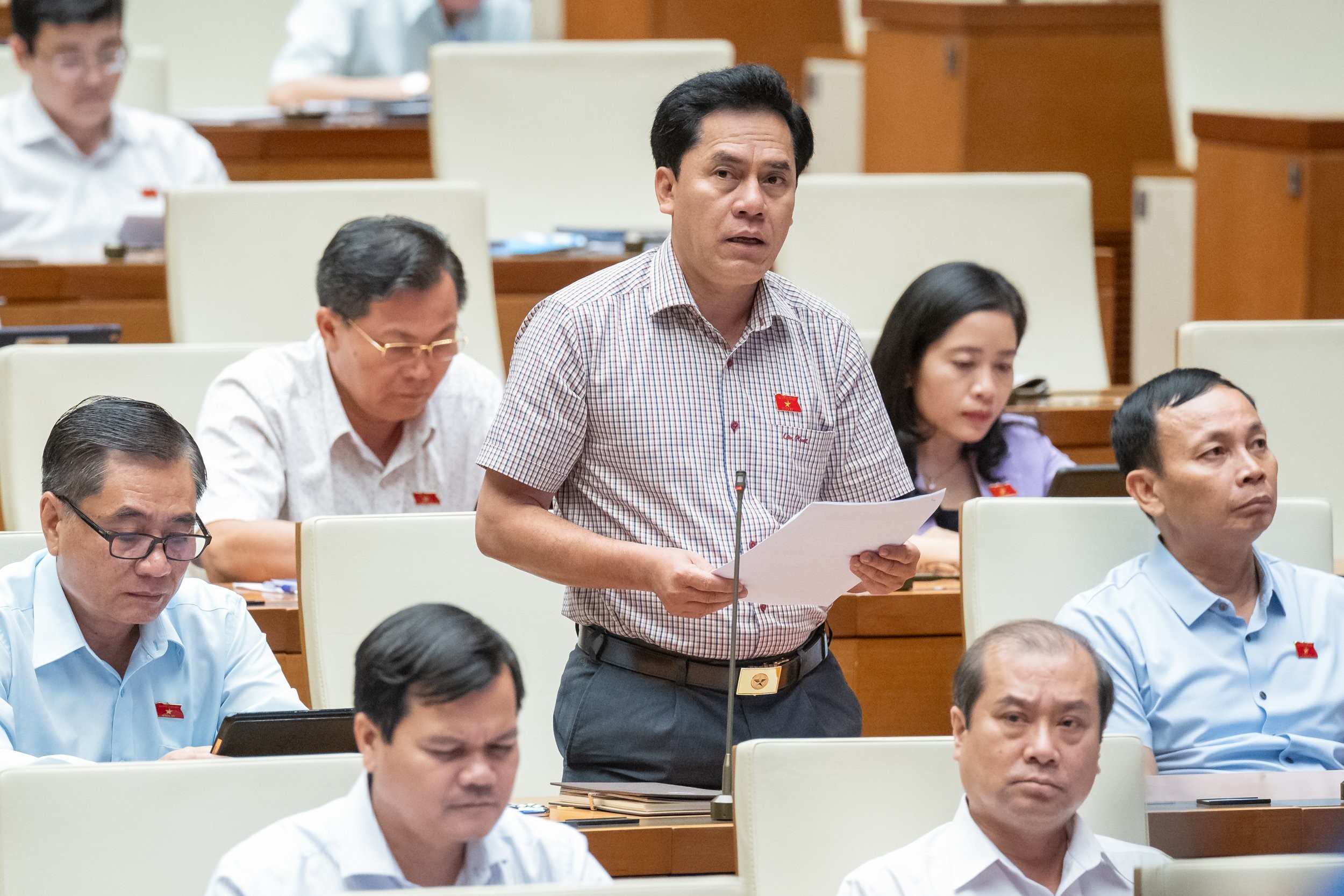 Đại biểu Chau Chắc, đo&agrave;n tỉnh An Giang. Ảnh: Quochoi.vn.