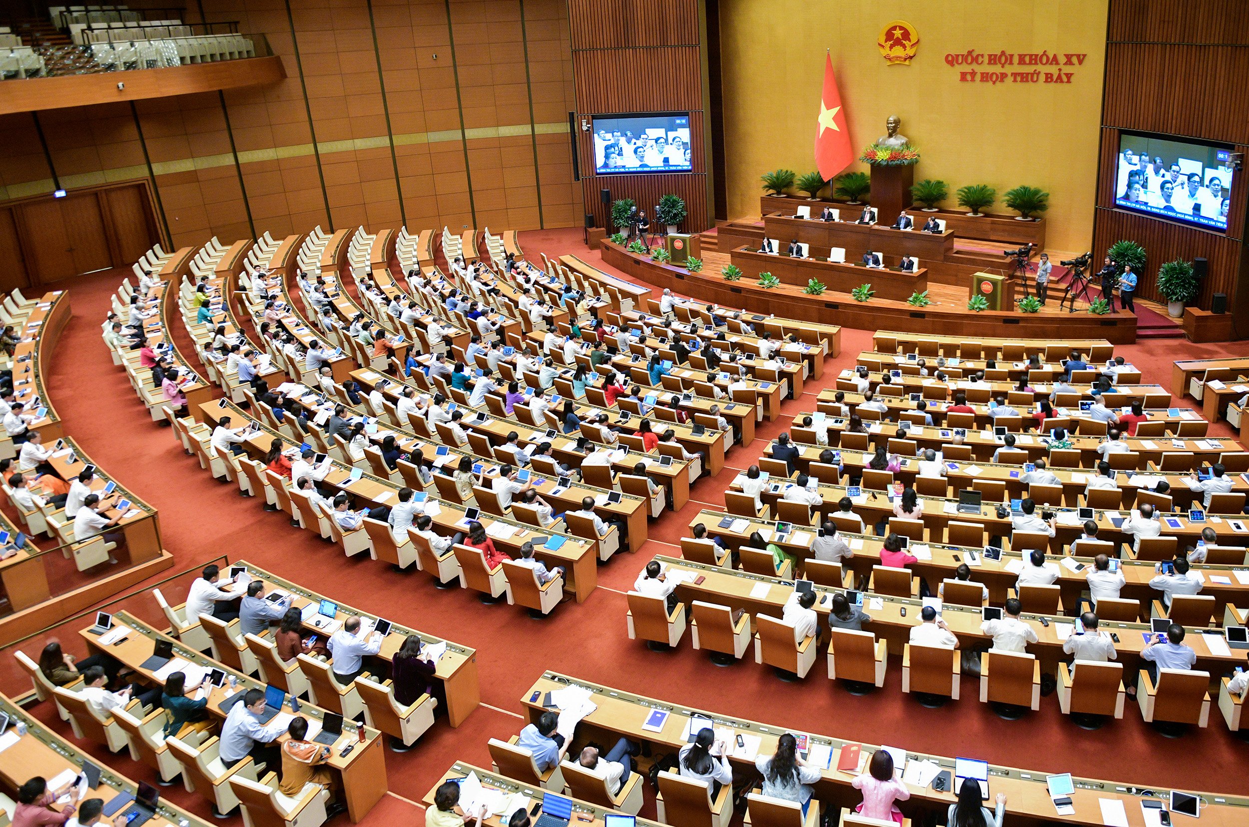 Đại biểu đề nghị Quốc hội đồng ý cho xây dựng Luật Nhà giáo và bổ sung dự án Luật Nhà giáo vào Chương trình xây dựng luật, pháp lệnh năm 2024. Ảnh: Quochoi.vn.