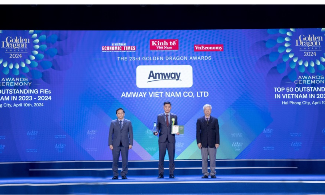 Gám đối ngoại Amway Nguyễn Phương Sơn nhận giải Golden Dragon lần thứ 8 về phát triển xanh.