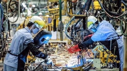 Output growth quickens amid sustained rise in new orders: S&P Global