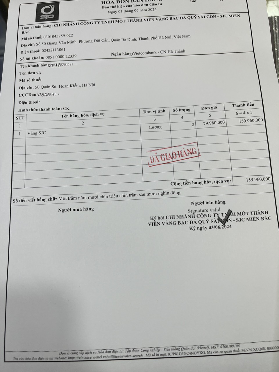 Tất cả c&aacute;c kh&aacute;ch mua v&agrave;ng tại SJC 27B Phan Đ&igrave;nh Ph&ugrave;ng đều được xuất ho&aacute; đơn đầy đủ theo quy định của cơ quan thuế. Ảnh: Phan Linh.