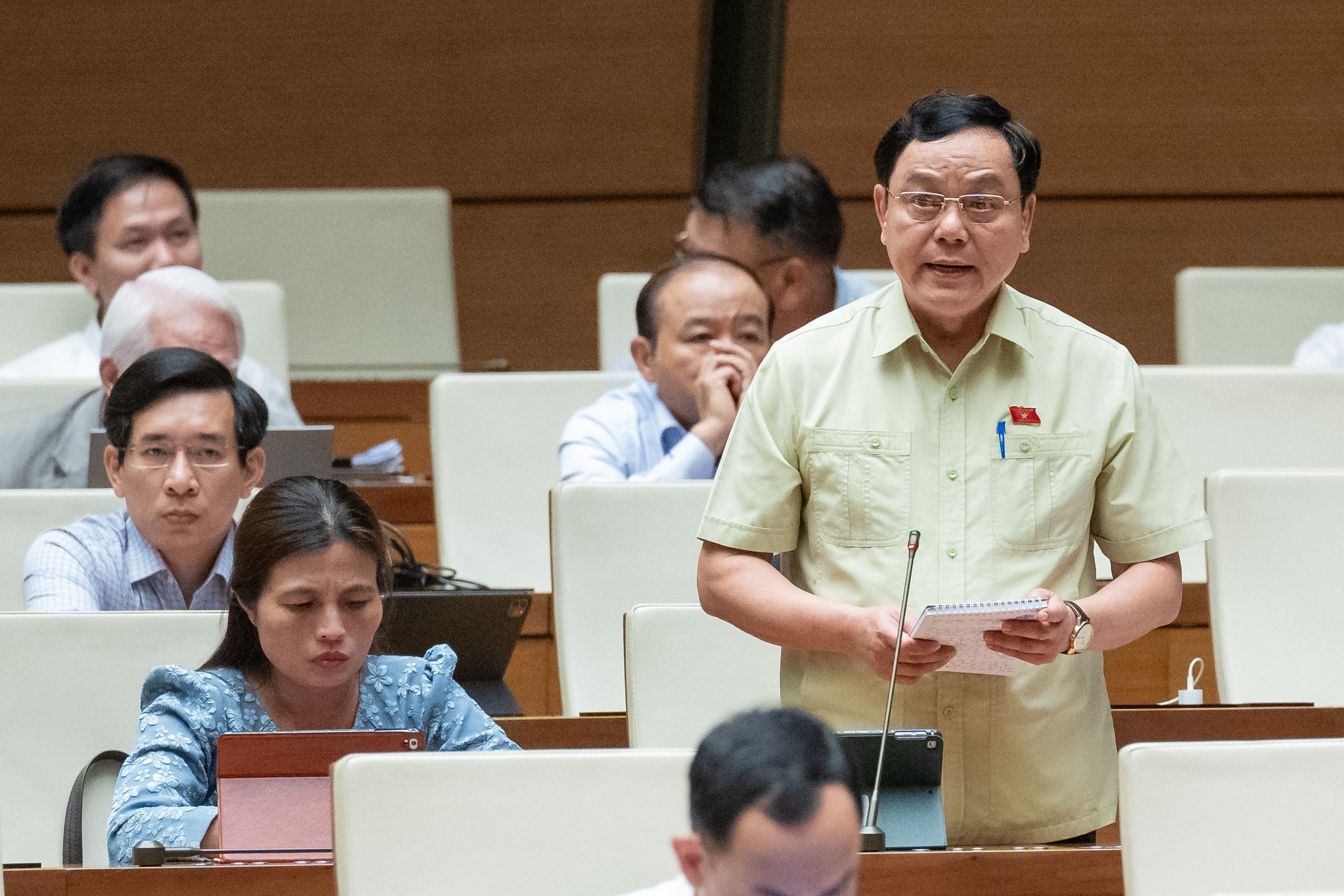 Đại biểu Ho&agrave;ng Đức Thắng, đo&agrave;n Đại biểu Quốc hội tỉnh Quảng Trị. Ảnh: Quochoi.vn.