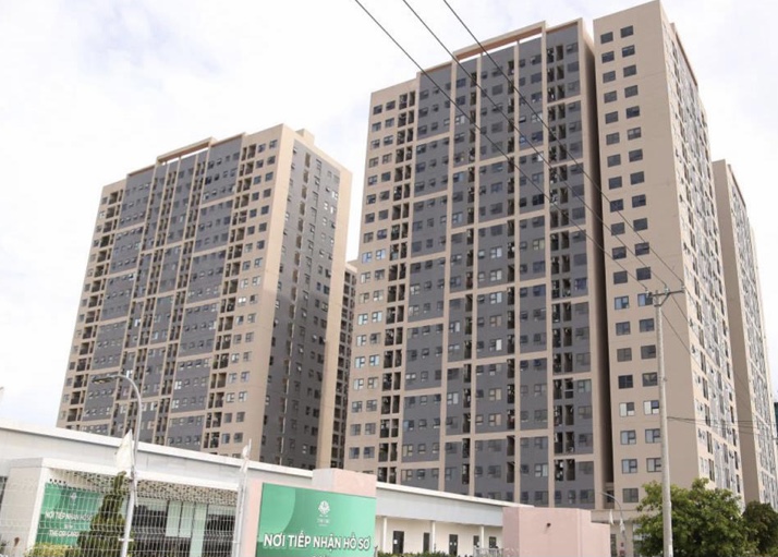 Hai trong số  4 tháp chung cư tại dự án Khu đô thị Bàu Tràm xanh Lakeside. 