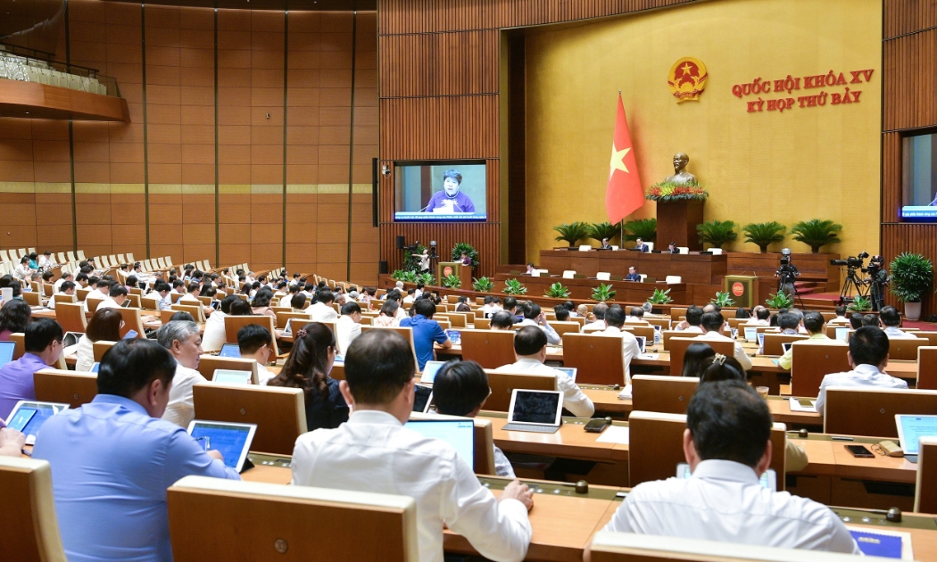 Quốc hội nghe Tờ trình và Báo cáo thẩm tra dự án Luật Công đoàn (sửa đổi), chiều 3/6. Ảnh: Quochoi.vn.
