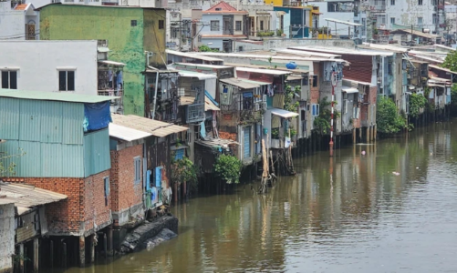 Chủ tịch TP.HCM trực tiếp tháo gỡ khó khăn trong giải tỏa 5.800 căn nhà ven kênh rạch