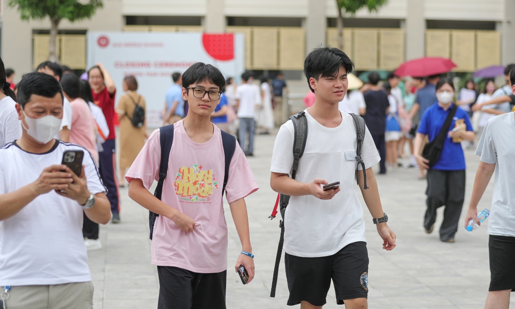Các thi sinh tham dự kỳ thi. Ảnh: VNU.