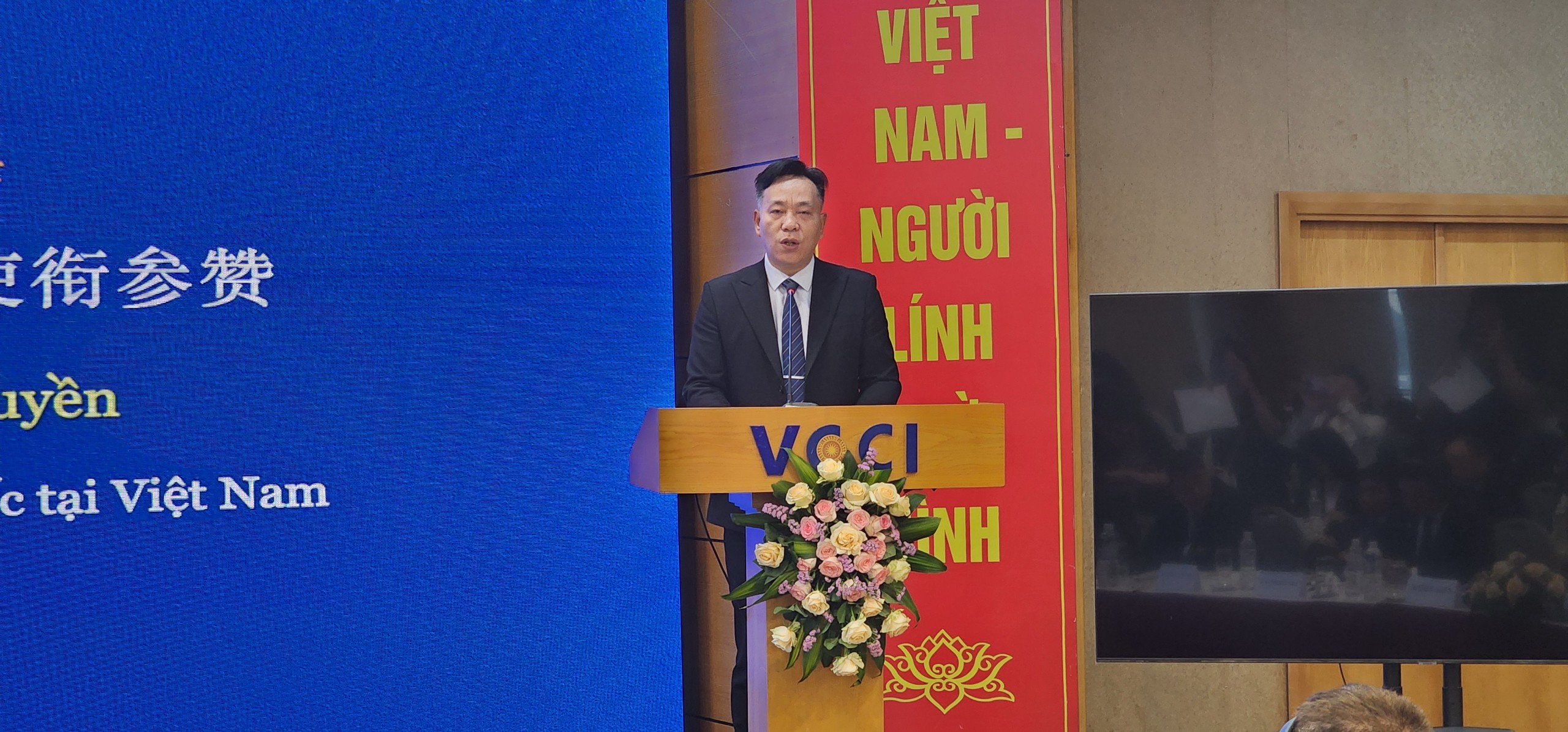 Ông Ô Quốc Quyền, Tham tán Công sứ Đại sứ quán Trung Quốc tại Việt Nam, phát biểu tại sự kiện. (Ảnh: Việt An)
