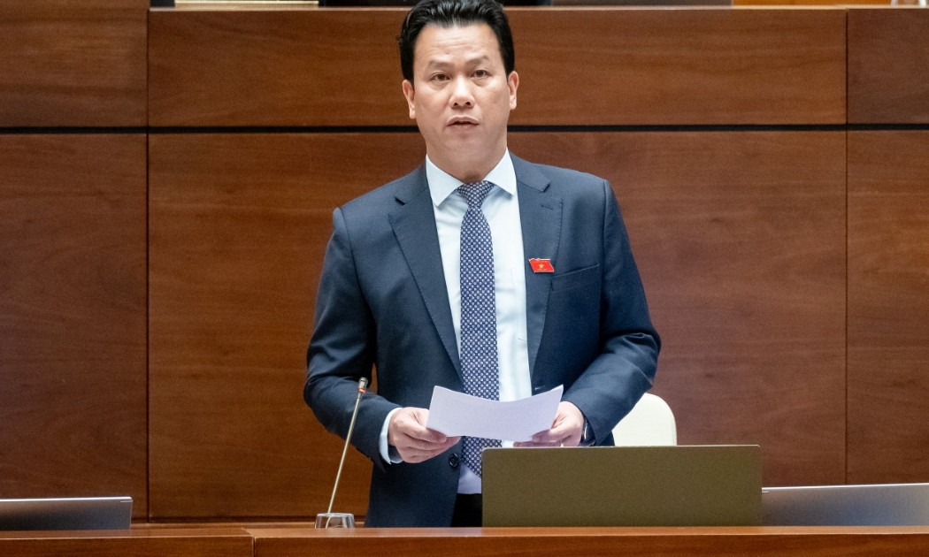 Bộ trưởng Bộ Tài nguyên và Môi trường Đặng Quốc Khánh trả lời chất vấn trước Quốc hội ngày 4/6/2024.