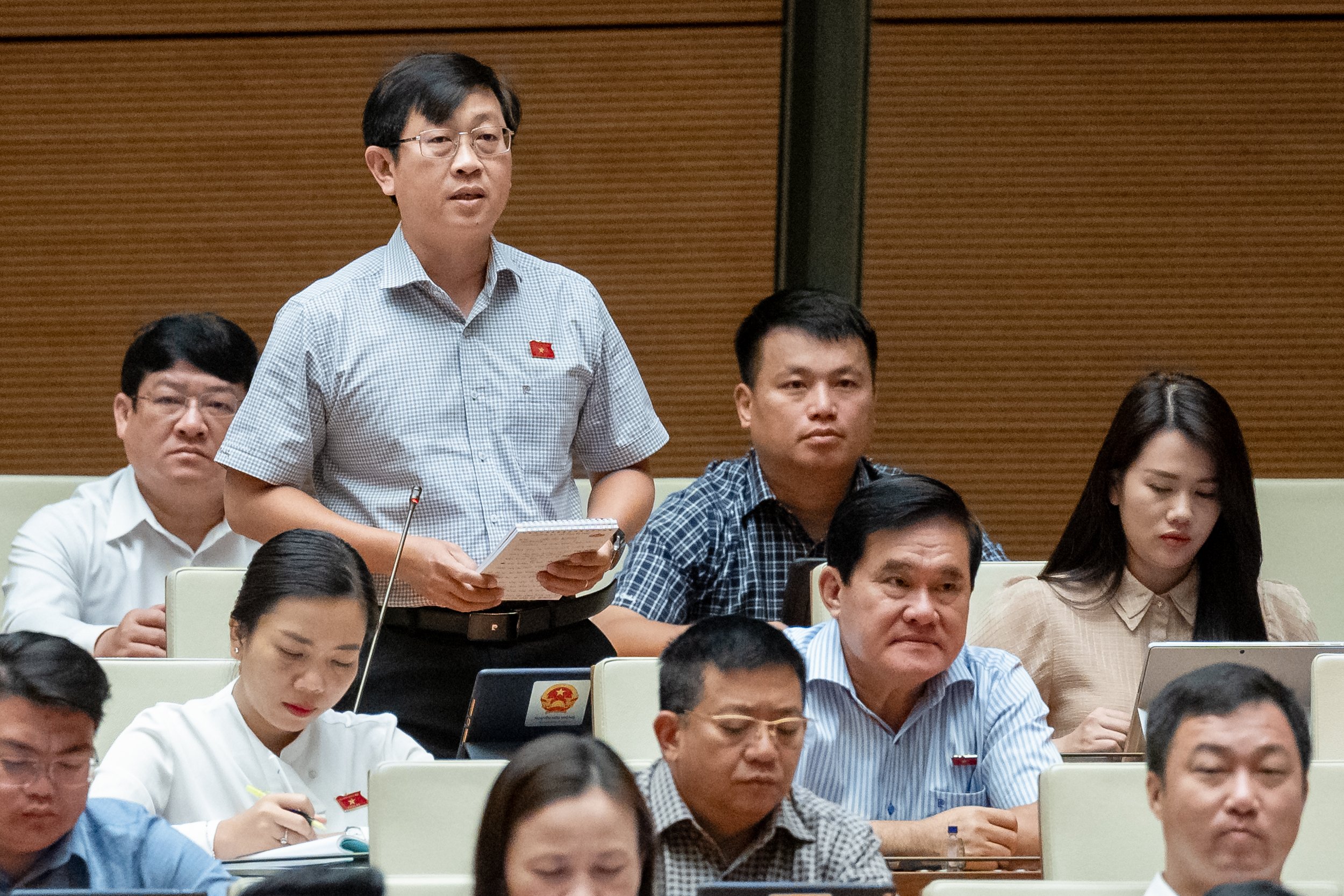 Đại biểu Nguyễn Hữu Thông, đoàn tỉnh Bình Thuận. Ảnh: Quochoi.vn.