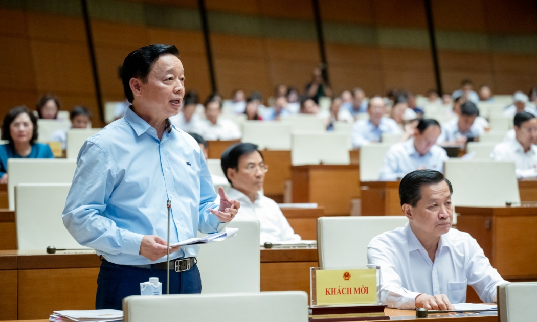 Phó Thủ tướng Trần Hồng Hà phát biểu tại phiên chất vấn - Ảnh: Quochoi.vn