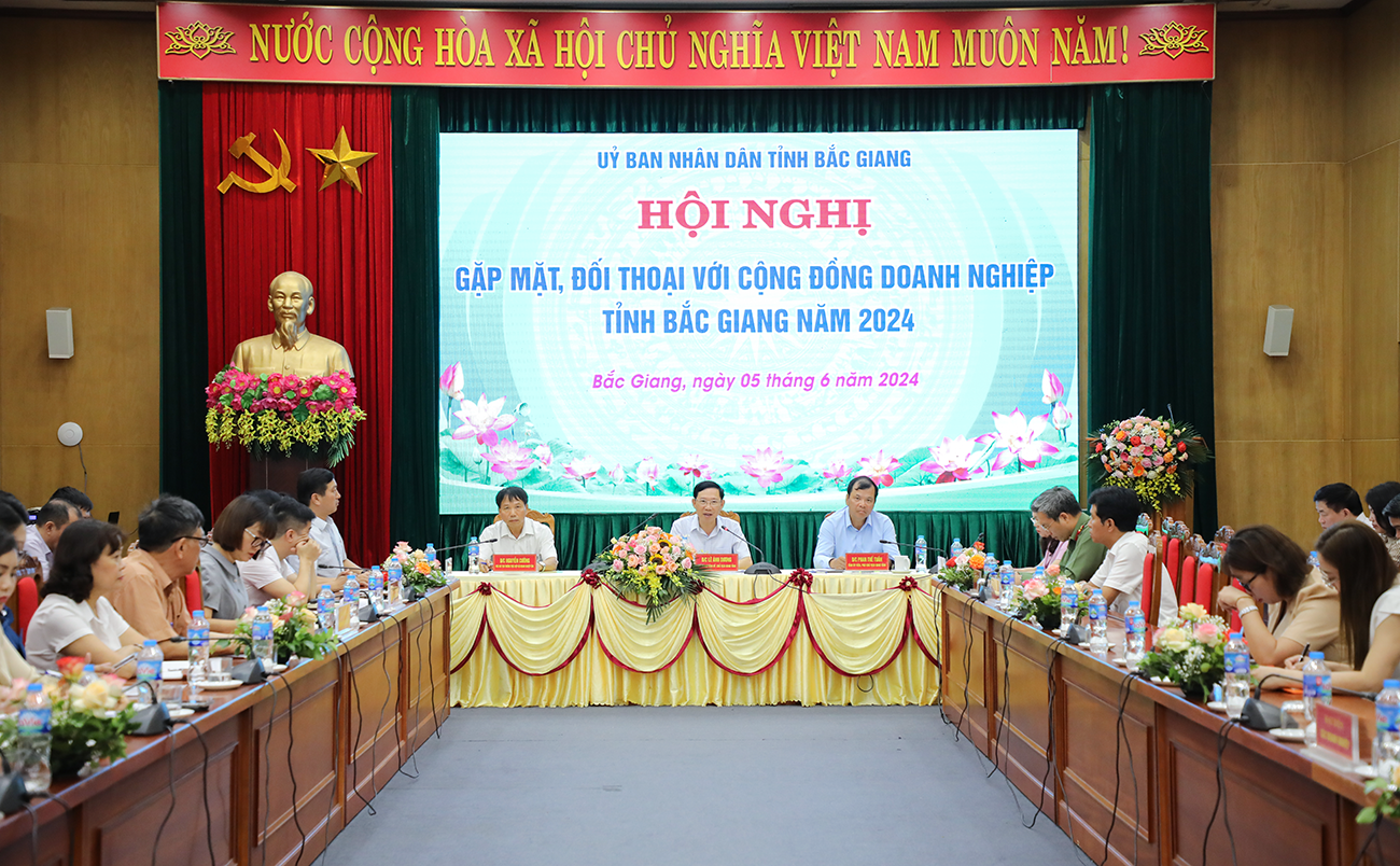 Hội nghị đối thoại với doanh nghiệp tại Bắc Giang sáng 5/6
