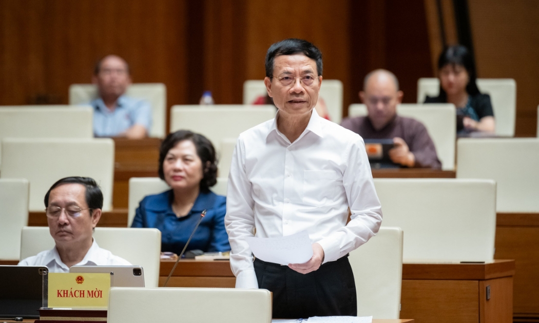 Bộ trưởng Bộ Thông tin và Truyền thông Nguyễn Mạnh Hùng.