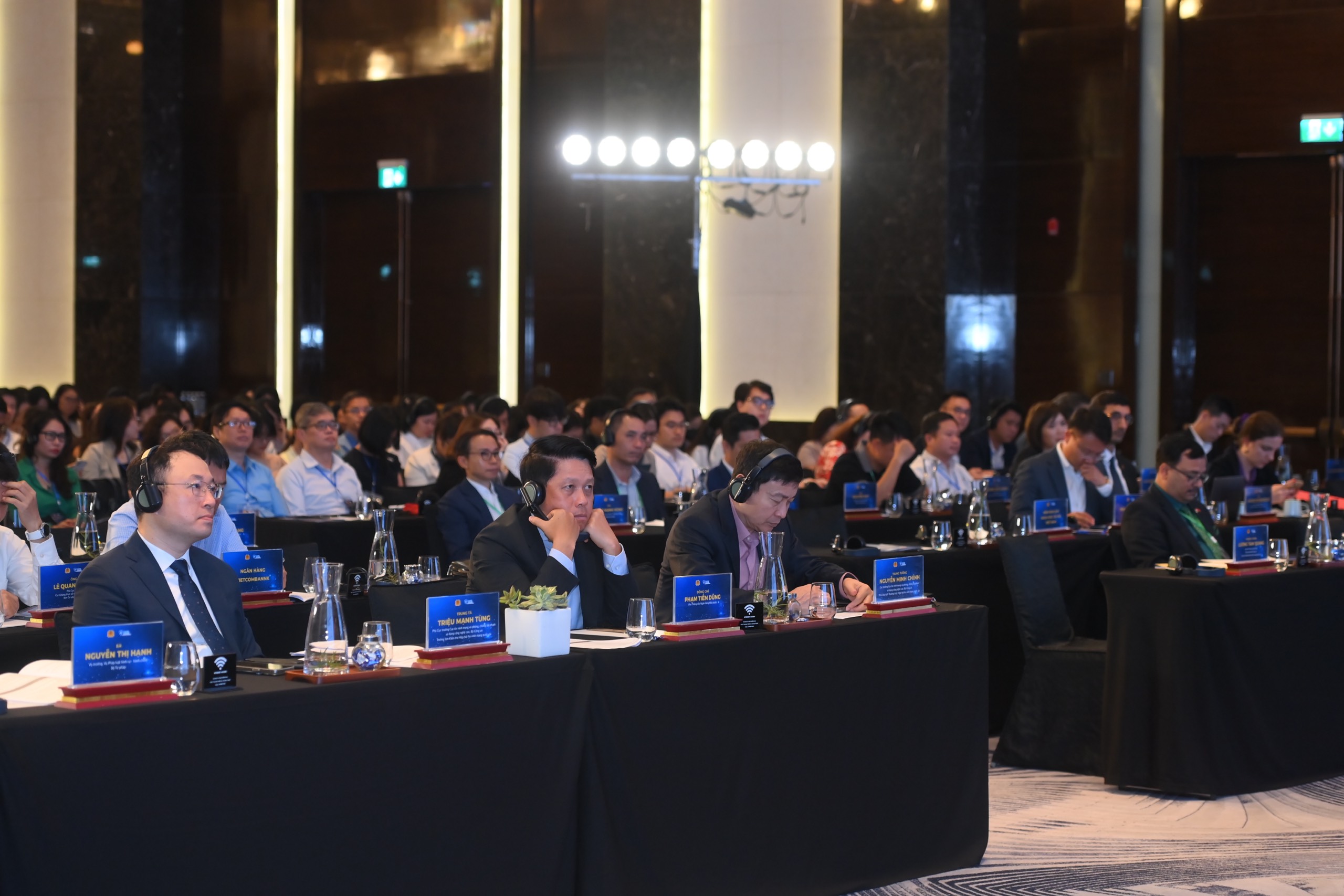 Hội thảo c&oacute; sự tham gia của nhiều bộ, ng&agrave;nh, tổ chức, chuy&ecirc;n gia...