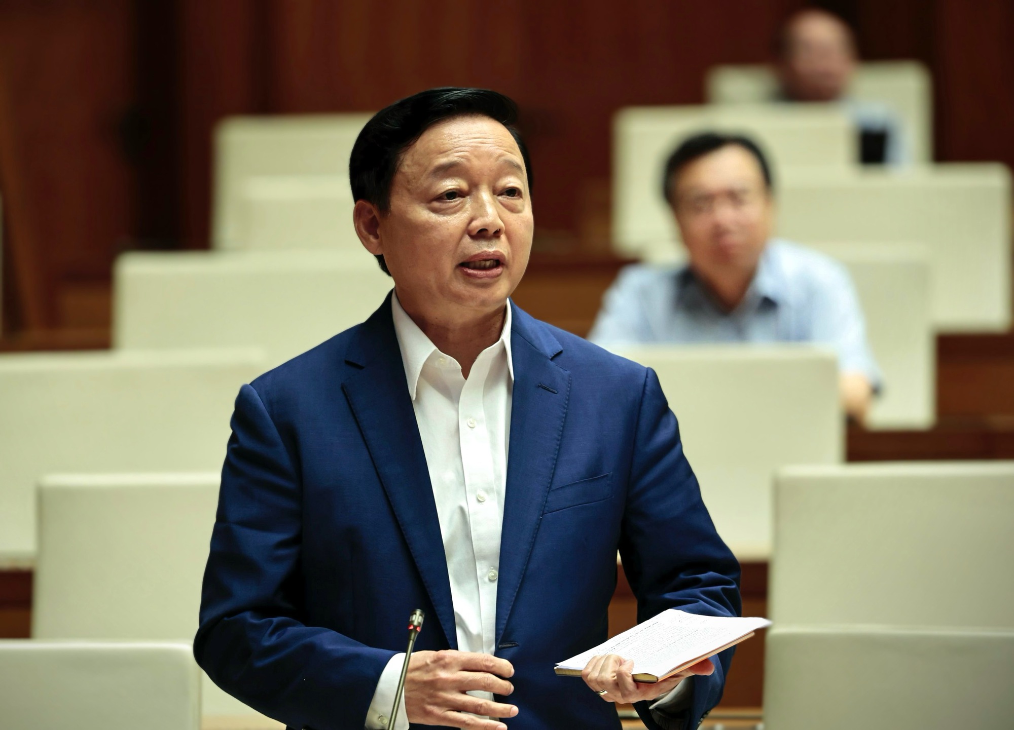Phó Thủ tướng Trần Hồng Hà phát biểu tại phiên chất vấn và trả lời chất vấn sáng 5/6 - Ảnh: VGP