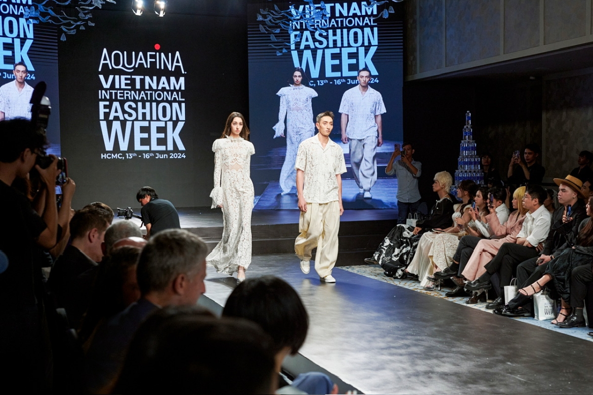 Những năm qua, c&aacute;c chất liệu tưởng chừng phải bỏ đi v&igrave; kh&ocirc;ng c&ograve;n gi&aacute; trị đ&atilde; được c&aacute;c nh&agrave; thiết kế trẻ t&igrave;m t&ograve;i, nghi&ecirc;n cứu, s&aacute;ng tạo v&agrave; tận dụng triệt để.