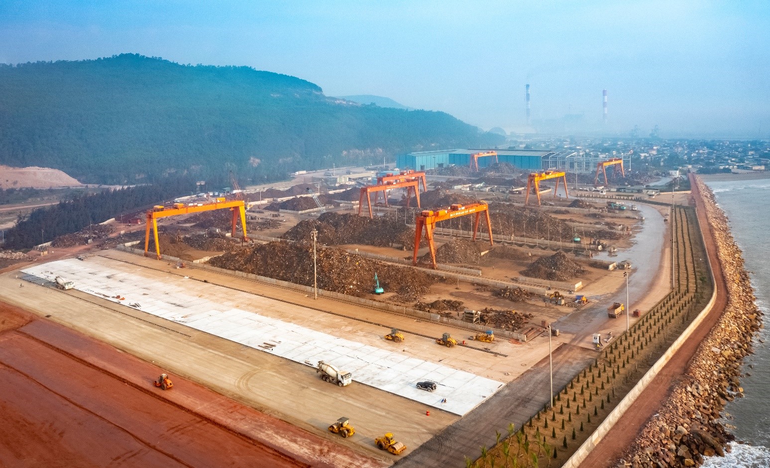 Khu Hậu cần cảng Nghi Sơn (thuộc VAS Group) l&agrave; khu vực rửa liệu duy nhất tại Việt Nam hiện nay với diện t&iacute;ch gần 30 hecta.&nbsp;