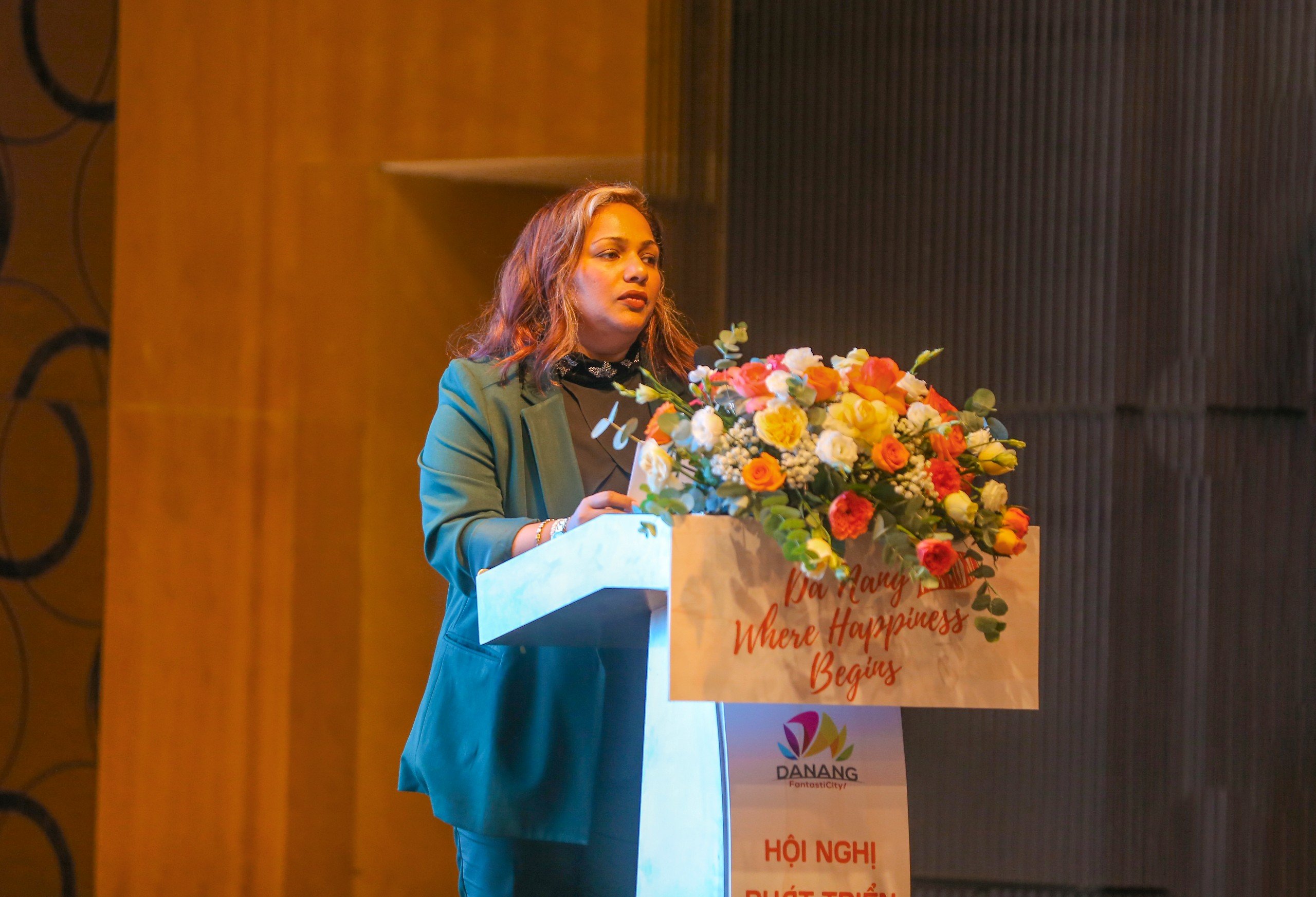 Bà Lisa Viegas, Giám đốc của Hội nghị các nhà tổ chức sự kiện cưới thế giới (Destination Wedding Planner Congress).