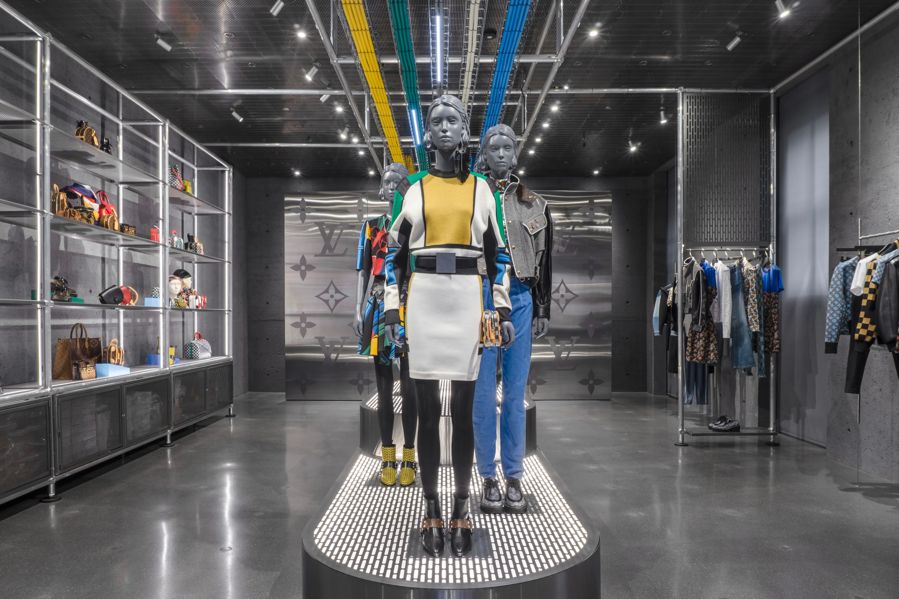 Những thiết kế hướng đến Gen Z của Louis Vuitton đã được bán trên  Ssense.