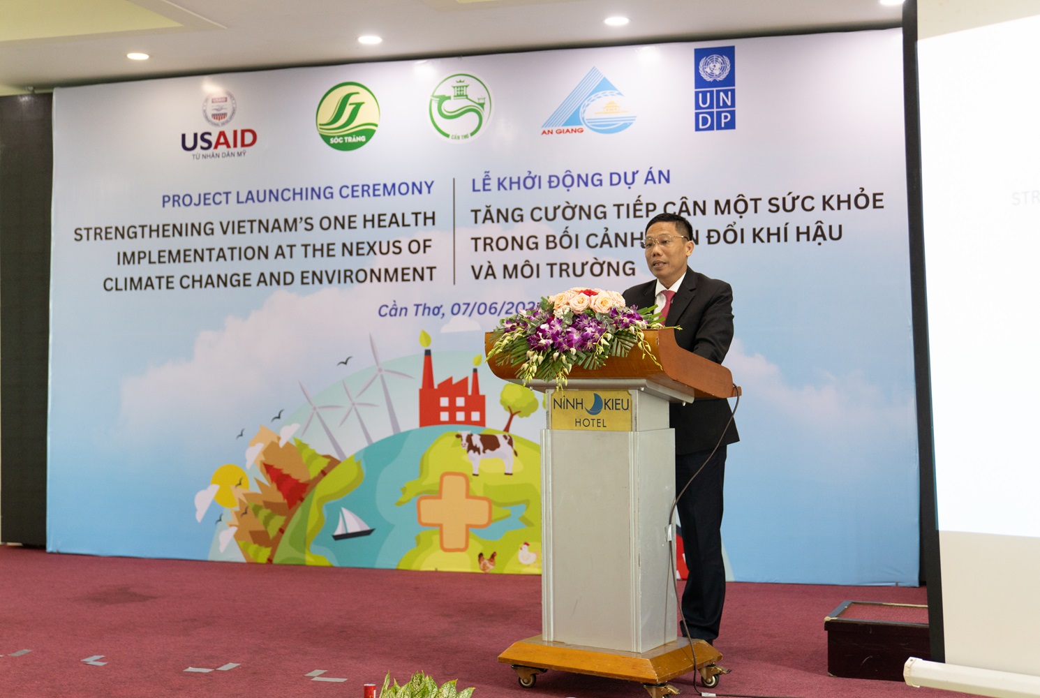 Ông Nguyễn Thực Hiện: 