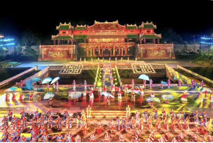 Lung linh Tuần lễ Festivan Huế.