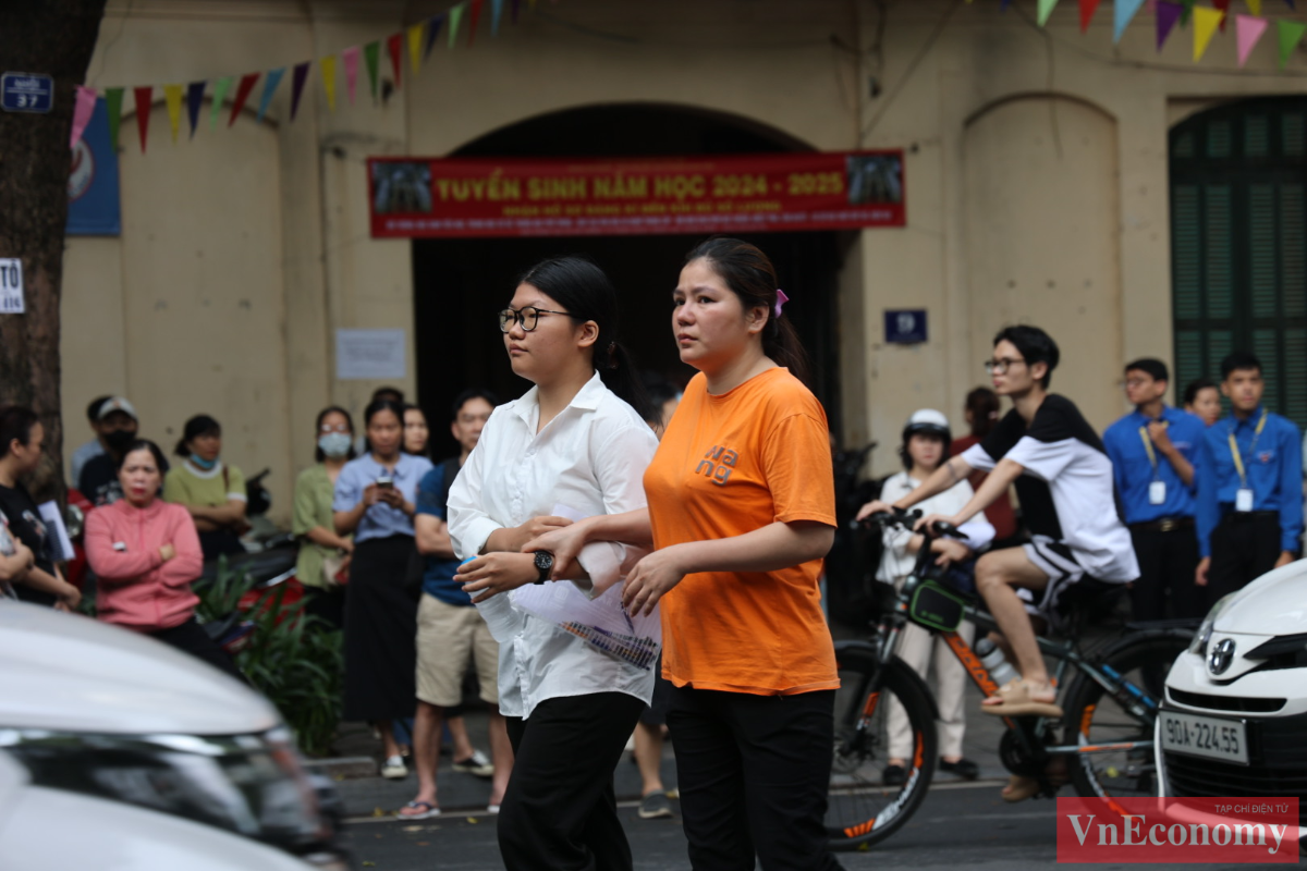 C&aacute;c tuyến đường dễ g&acirc;y &ugrave;n tắc hoặc ngập &uacute;ng khi c&oacute; mưa to đều được t&iacute;nh to&aacute;n để sẵn s&agrave;ng gi&uacute;p đỡ th&iacute; sinh, đảm bảo th&iacute; sinh đến điểm thi đ&uacute;ng giờ, an to&agrave;n.&nbsp;