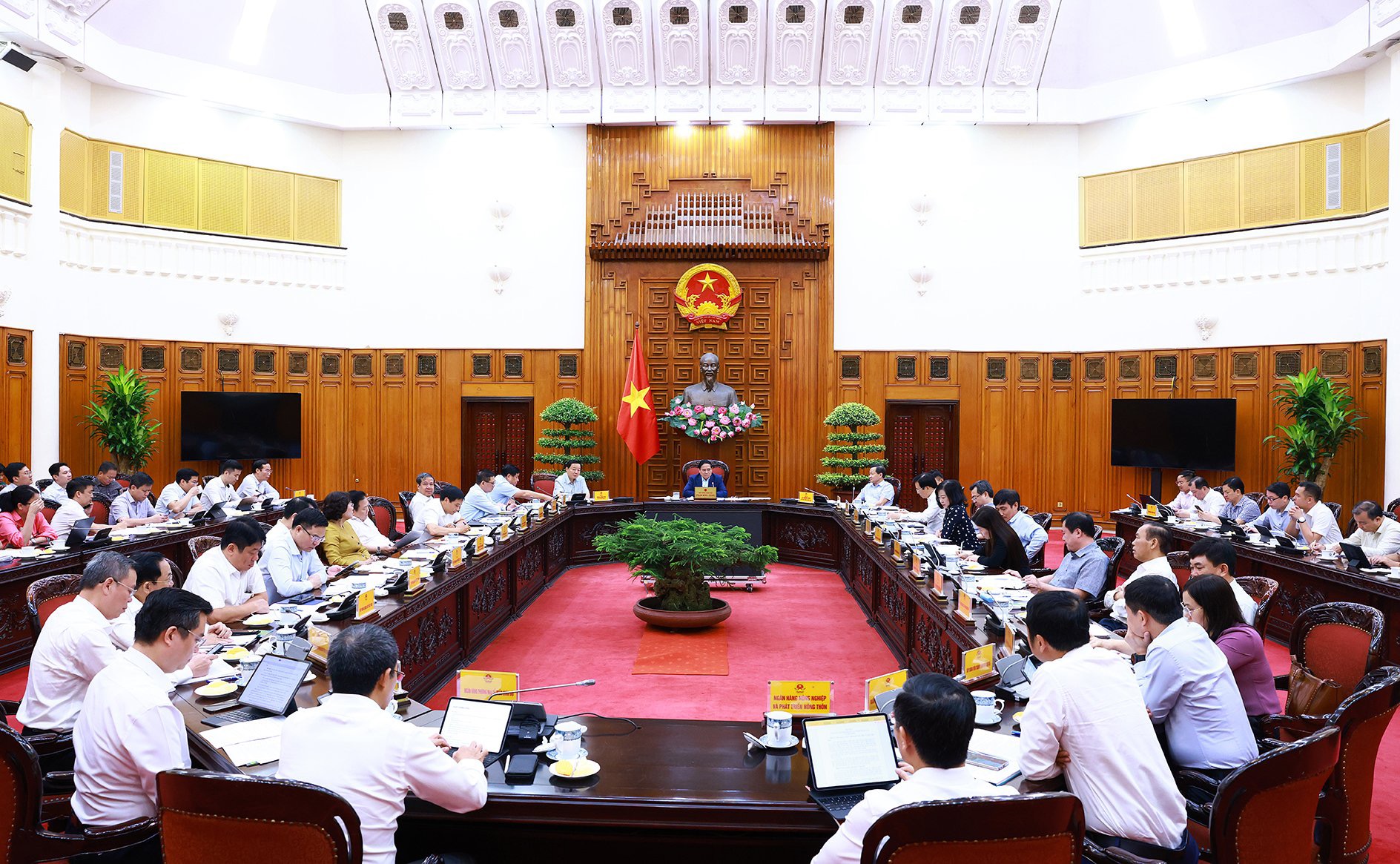 To&agrave;n cảnh cuộc họp - Ảnh: VGP